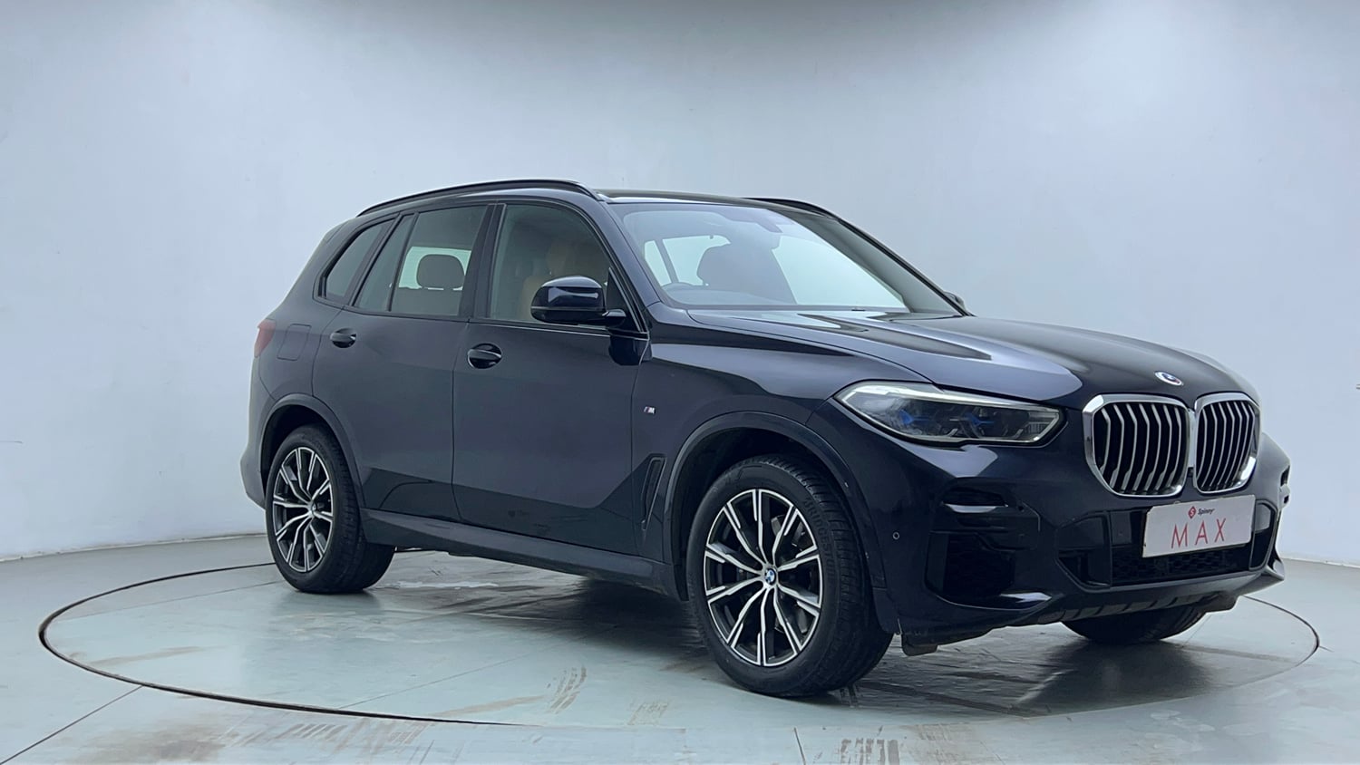 Used 2022 BMW X5 xDrive40i M Sport Petrol Automatic exterior RIGHT FRONT CORNER VIEW