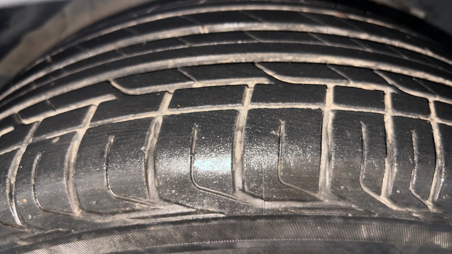Used 2023 Tata Nexon XE Petrol Manual tyres RIGHT FRONT TYRE TREAD VIEW