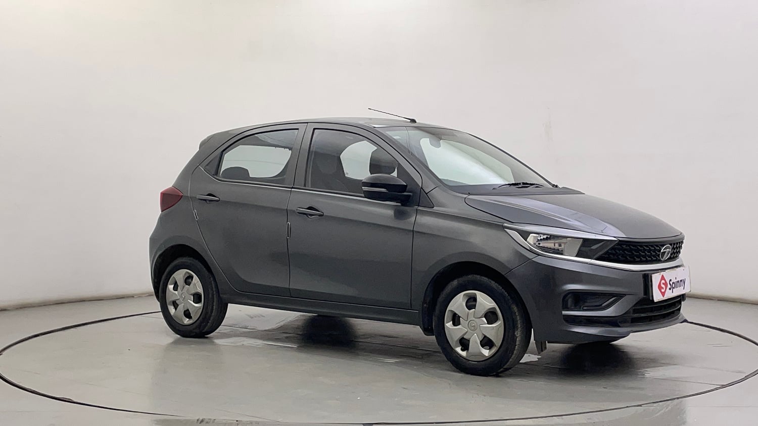Used 2022 Tata Tiago XT (O) Petrol Manual exterior RIGHT FRONT CORNER VIEW
