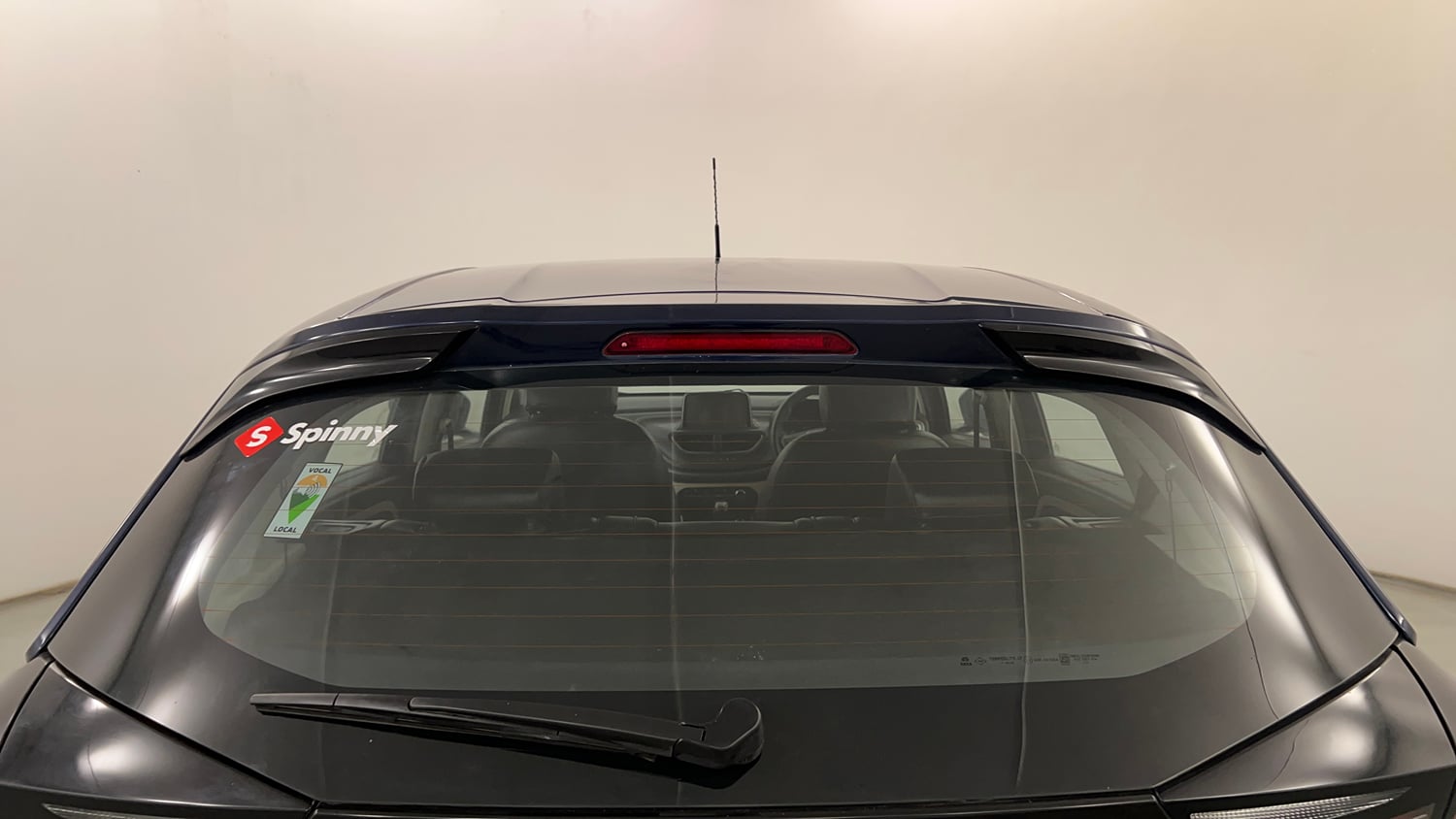Used 2023 Tata Altroz XZ Petrol Petrol Manual exterior BACK WINDSHIELD VIEW