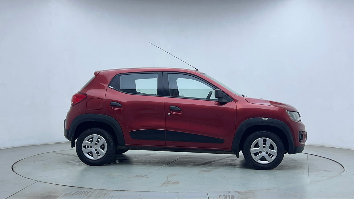 Used 2016 Renault Kwid RXT Petrol Manual exterior RIGHT SIDE VIEW