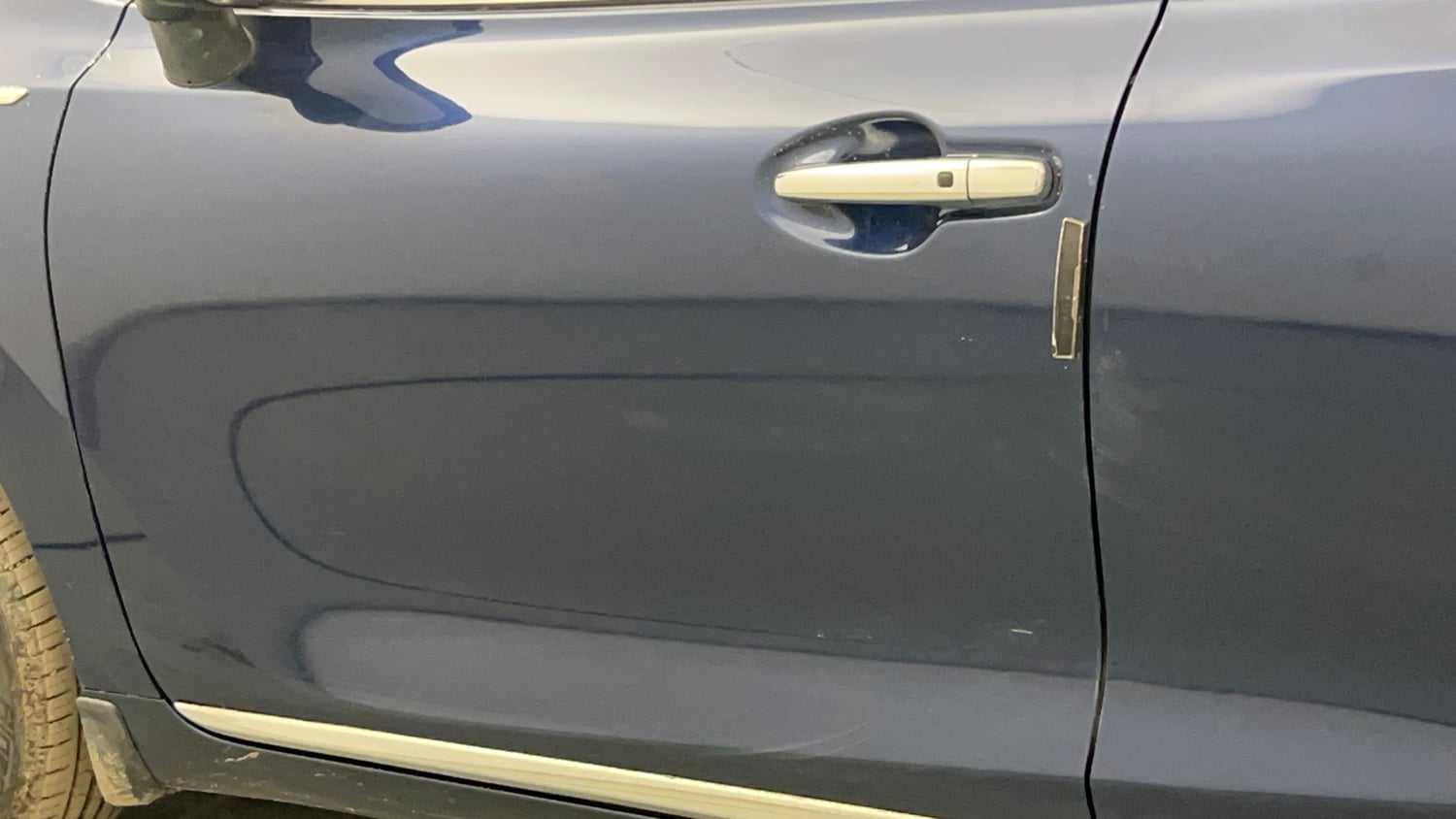 Used 2023 Toyota Glanza V AMT Petrol Automatic dents MINOR SCRATCH