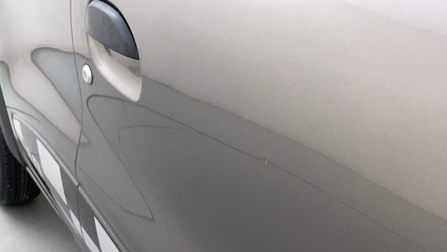 Used 2017 Renault Kwid 1.0 RXT Petrol Manual dents MINOR DENT