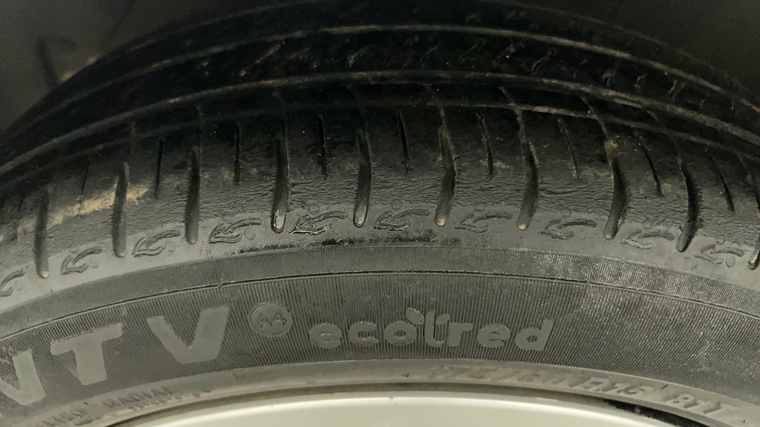 Used 2025 Hyundai Grand i10 Nios Sportz 1.2 Hy-CNG Duo Cng Manual tyres LEFT FRONT TYRE TREAD VIEW
