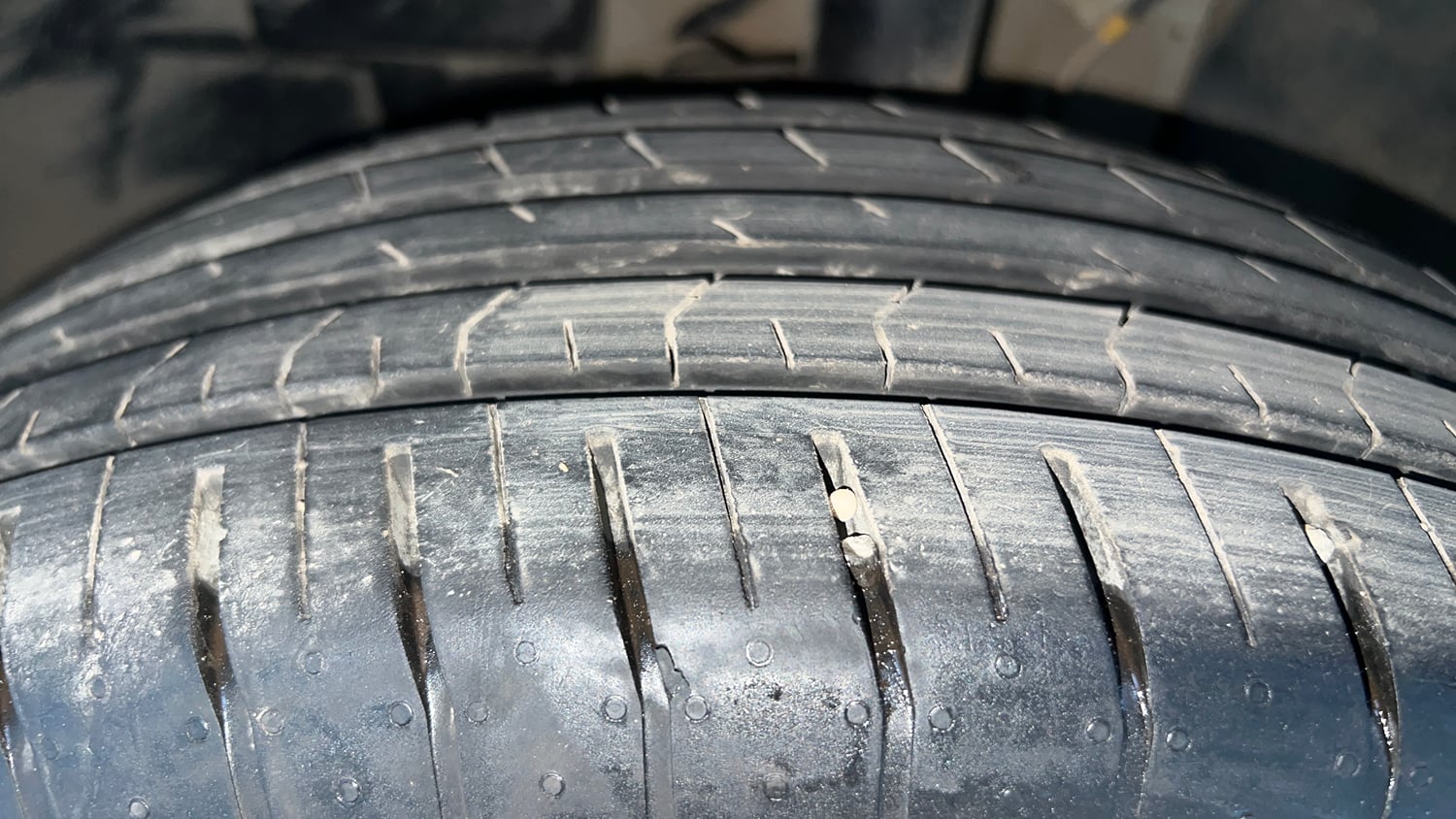 Used 2024 Tata Punch Adventure iCNG Cng Manual tyres LEFT FRONT TYRE TREAD VIEW