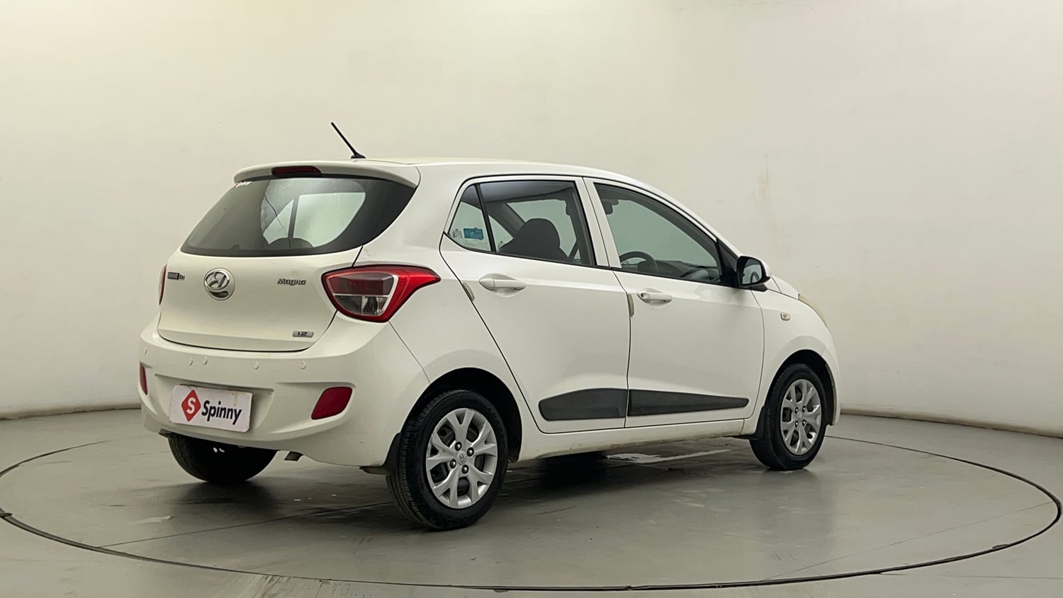 Used 2015 Hyundai Grand i10 Magna 1.2 Kappa VTVT Petrol Manual exterior RIGHT REAR CORNER VIEW