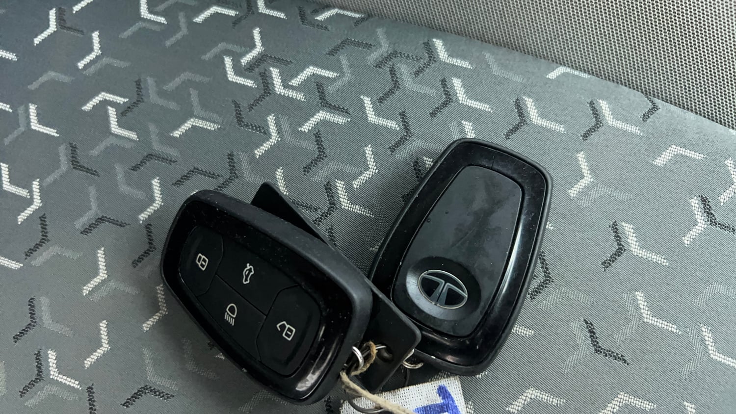Used 2021 Tata Tigor XZ Plus Petrol Manual extra CAR KEY VIEW