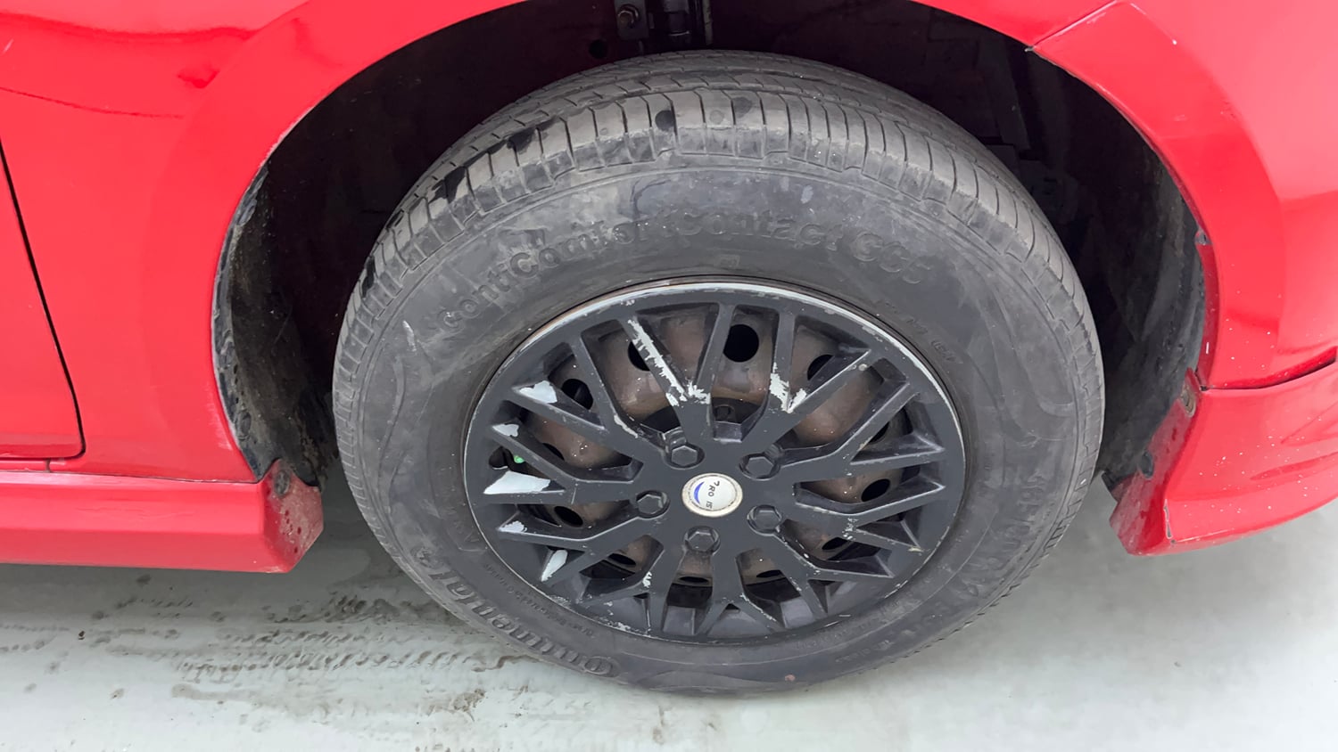 Used 2016 Maruti Suzuki Swift Deca Limited Edition VDi Diesel Manual tyres RIGHT FRONT TYRE RIM VIEW