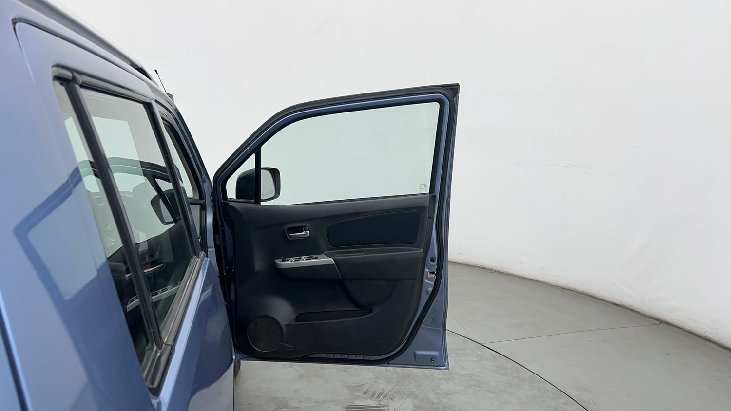 Used 2012 Maruti Suzuki Wagon R 1.0 VXi Petrol Manual interior RIGHT FRONT DOOR OPEN VIEW