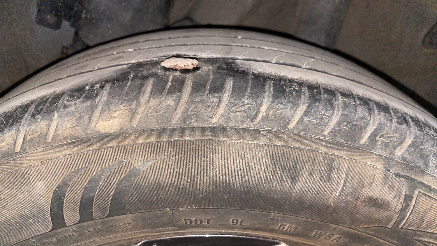 Used 2022 Hyundai Venue SX (O) 1.5 CRDi Executive Diesel Manual tyres LEFT REAR TYRE TREAD VIEW