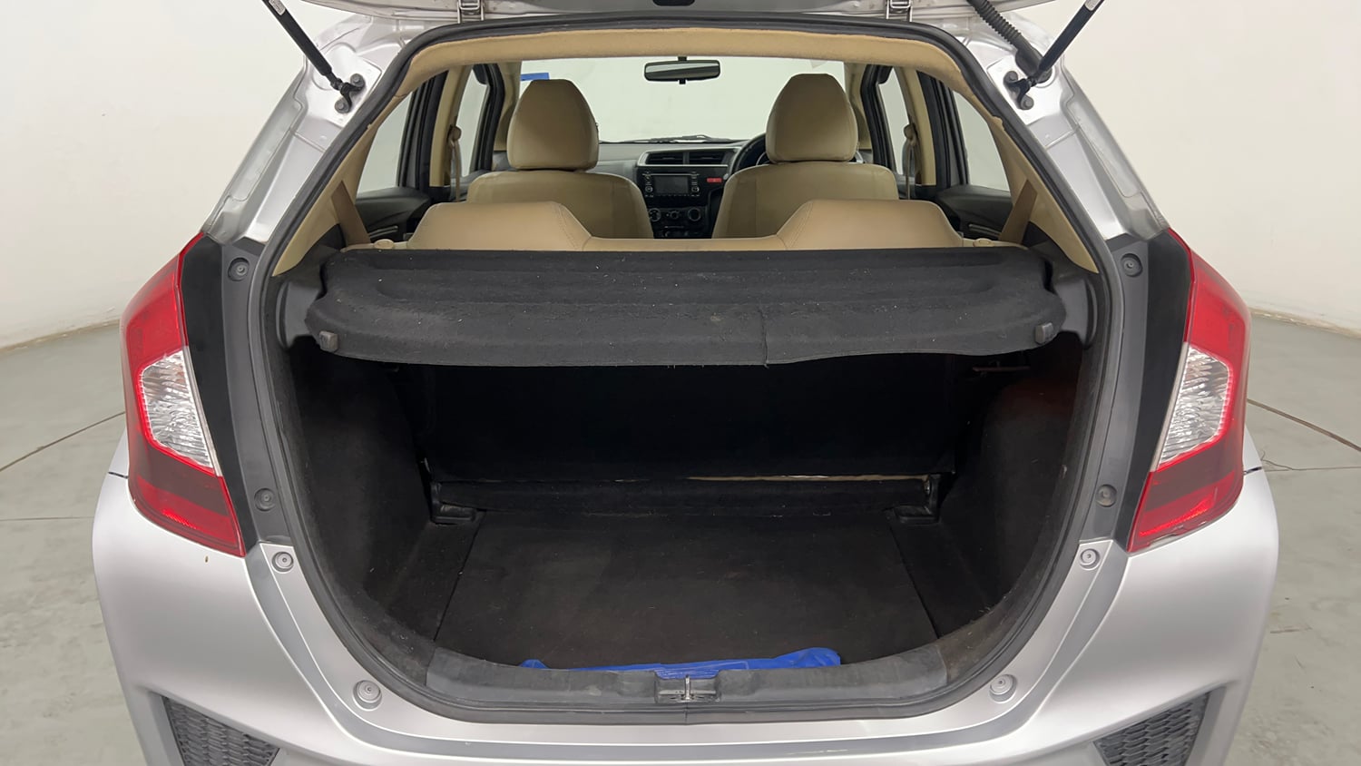 Used 2015 Honda Jazz SV Petrol Petrol Manual interior DICKY INSIDE VIEW