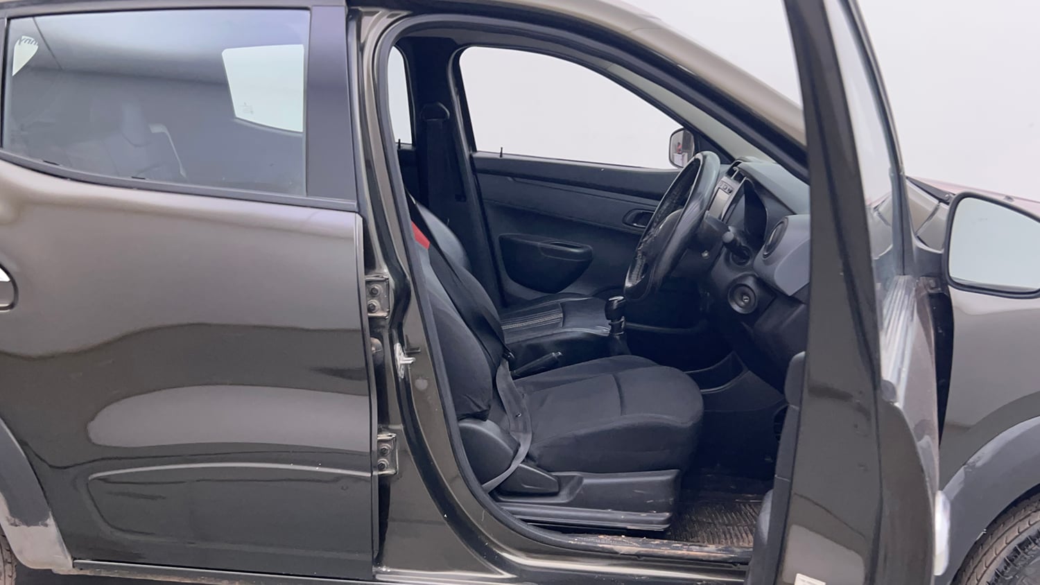 Used 2017 Renault Kwid RXT (O) 1.0 SCE Edition Petrol Manual interior RIGHT SIDE FRONT DOOR CABIN VIEW