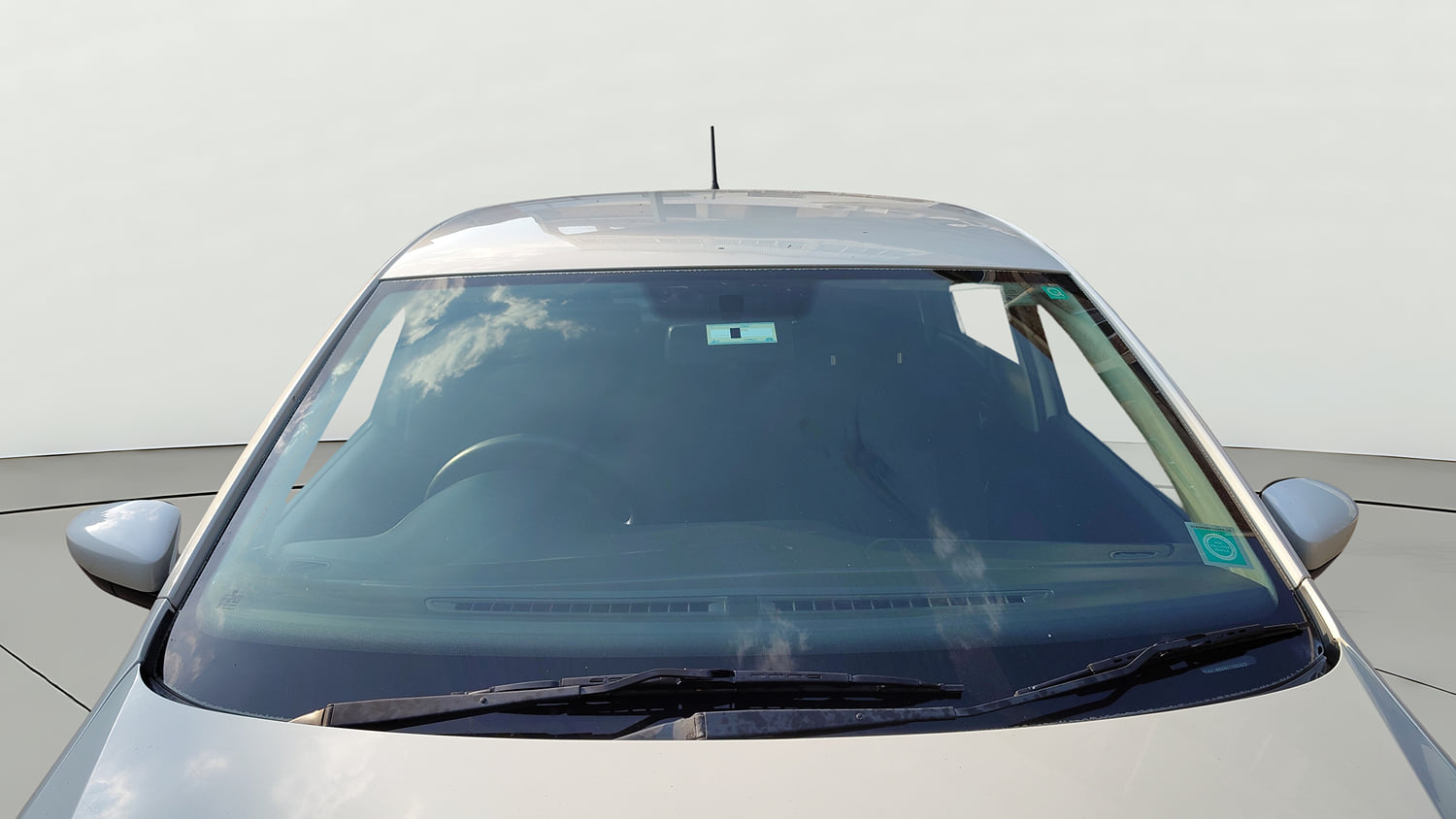 Used 2019 Volkswagen Polo Comfortline 1.0L (P) Petrol Manual exterior FRONT WINDSHIELD VIEW
