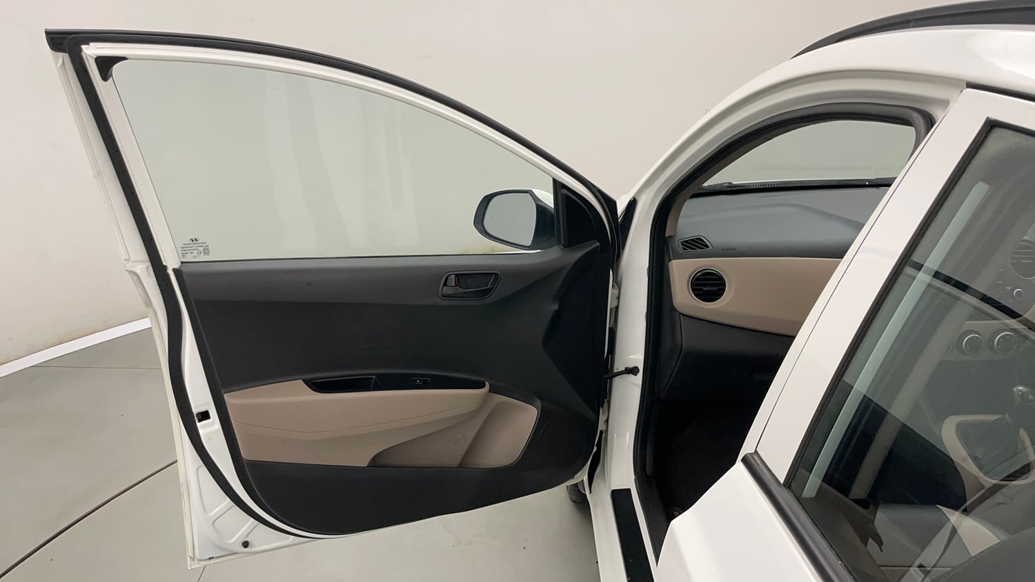 Used 2019 Hyundai Grand i10 Magna 1.2 Kappa VTVT Petrol Manual interior LEFT FRONT DOOR OPEN VIEW