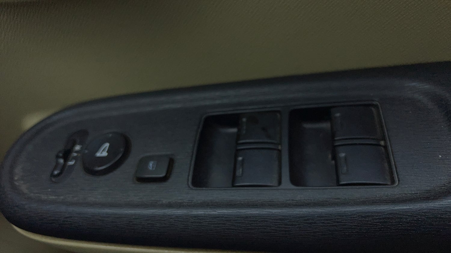 Used 2015 Honda Amaze 1.2 S i-VTEC Petrol Manual top_features Power windows