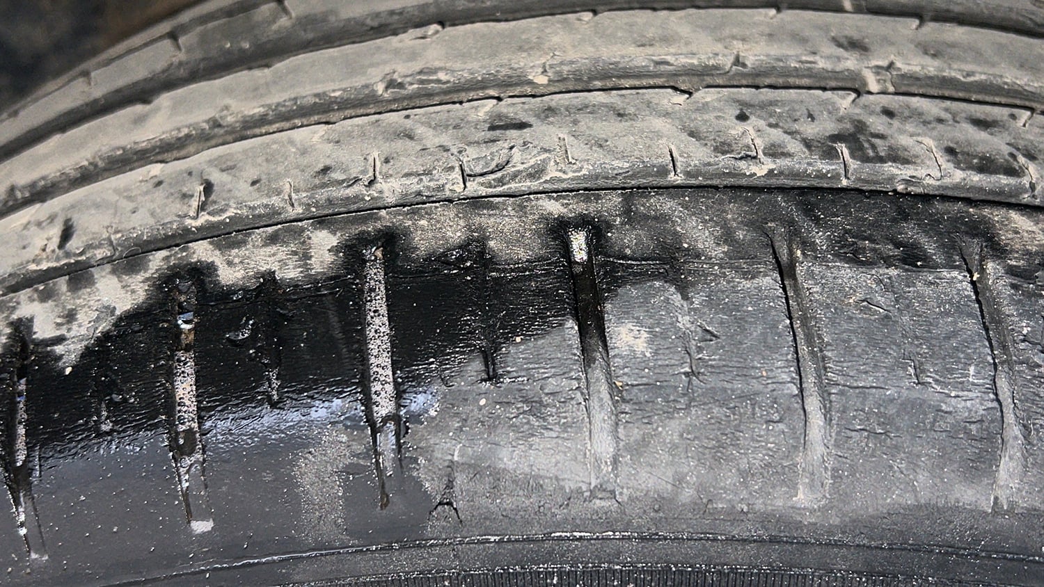 Used 2022 Skoda Kushaq Active 1.0 TSI MT Petrol Manual tyres LEFT REAR TYRE TREAD VIEW