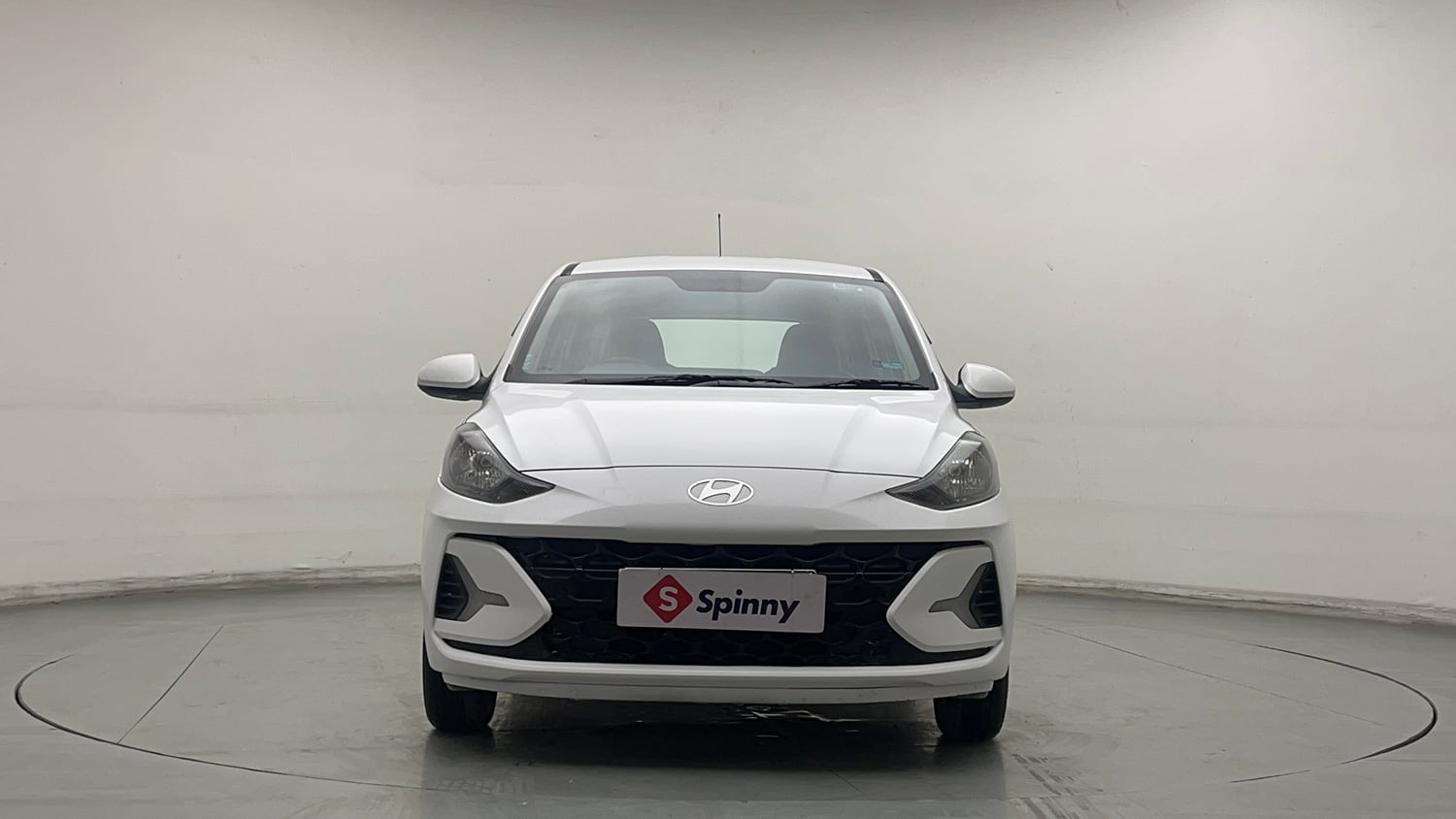 Used 2024 Hyundai Grand i10 Nios Magna 1.2 Kappa Petrol+CNG (Outside Fitted) Cng Manual exterior FRONT VIEW