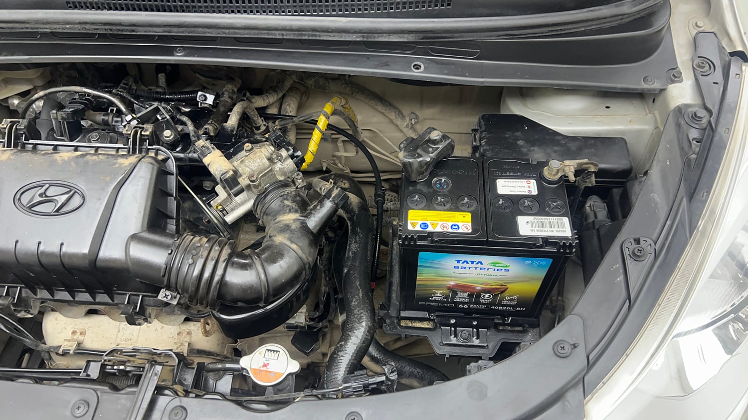 Used 2014 Hyundai i10 Sportz 1.1 iRDE2 Petrol Manual engine ENGINE LEFT SIDE VIEW