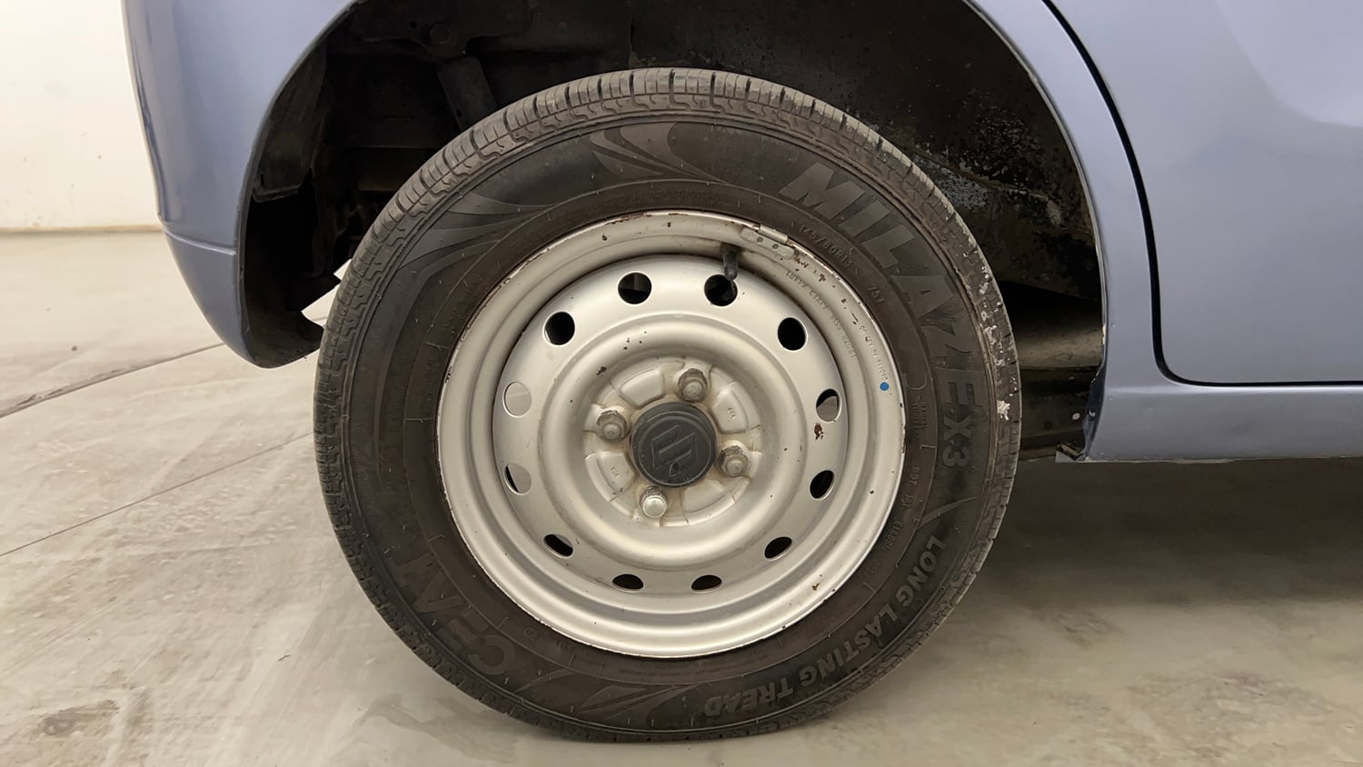 Used 2012 Maruti Suzuki Wagon R LXi Petrol Manual tyres RIGHT REAR TYRE RIM VIEW