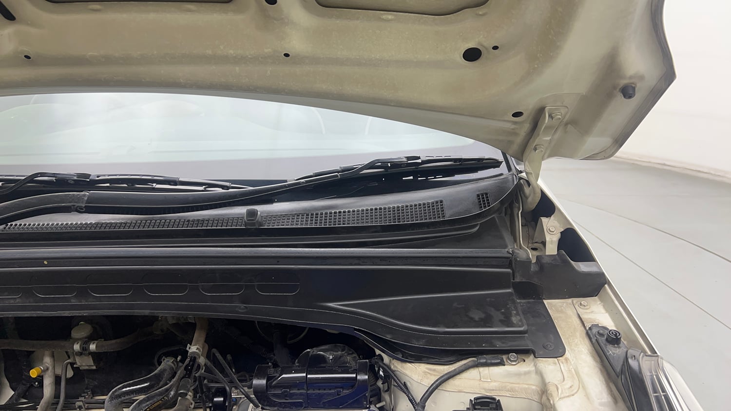 Used 2018 Hyundai Creta SX 1.6 AT Petrol Petrol Automatic engine ENGINE LEFT SIDE HINGE & APRON VIEW