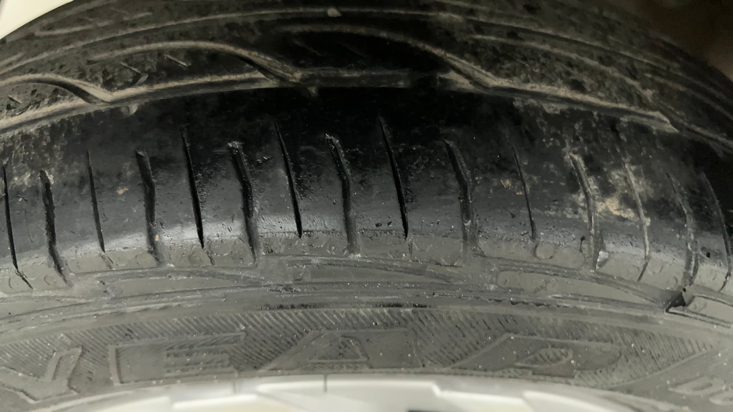 Used 2014 Maruti Suzuki Alto 800 Lxi Petrol Manual tyres RIGHT REAR TYRE TREAD VIEW