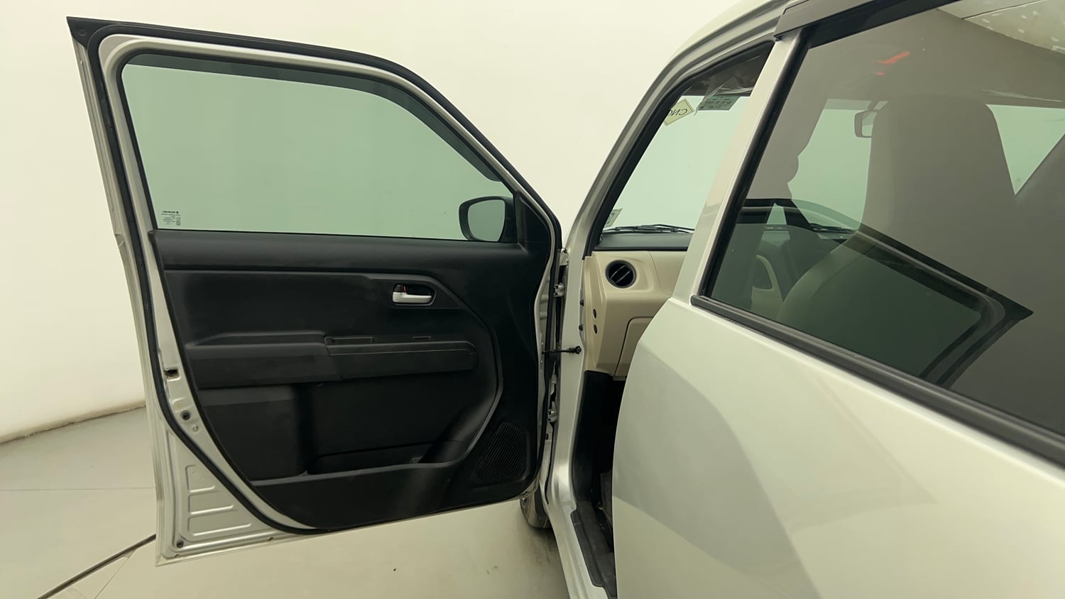 Used 2023 Maruti Suzuki Wagon R VXI 1.0 CNG Cng Manual interior LEFT FRONT DOOR OPEN VIEW