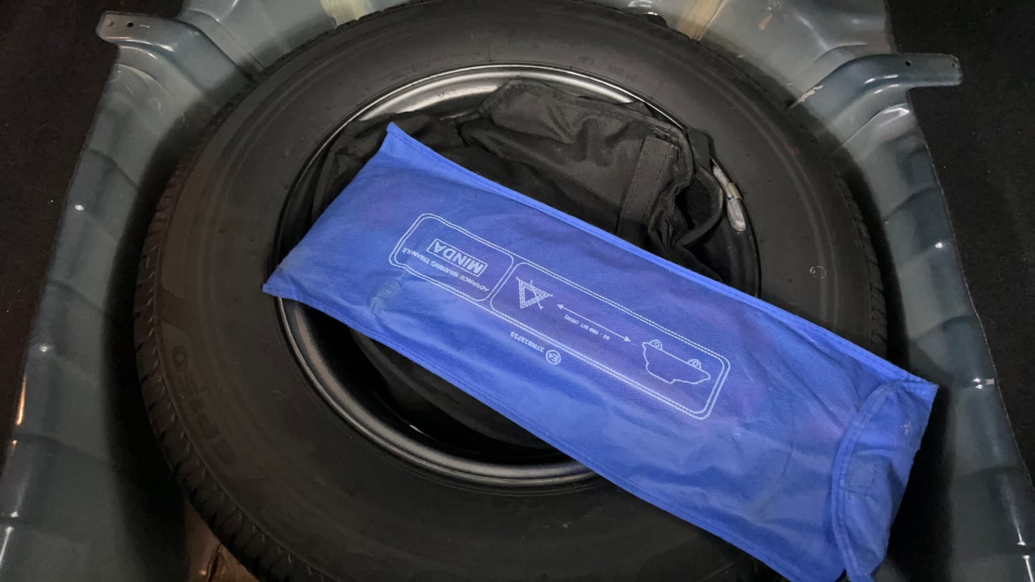 Used 2023 Tata Altroz XZ Petrol Petrol Manual tyres SPARE TYRE VIEW