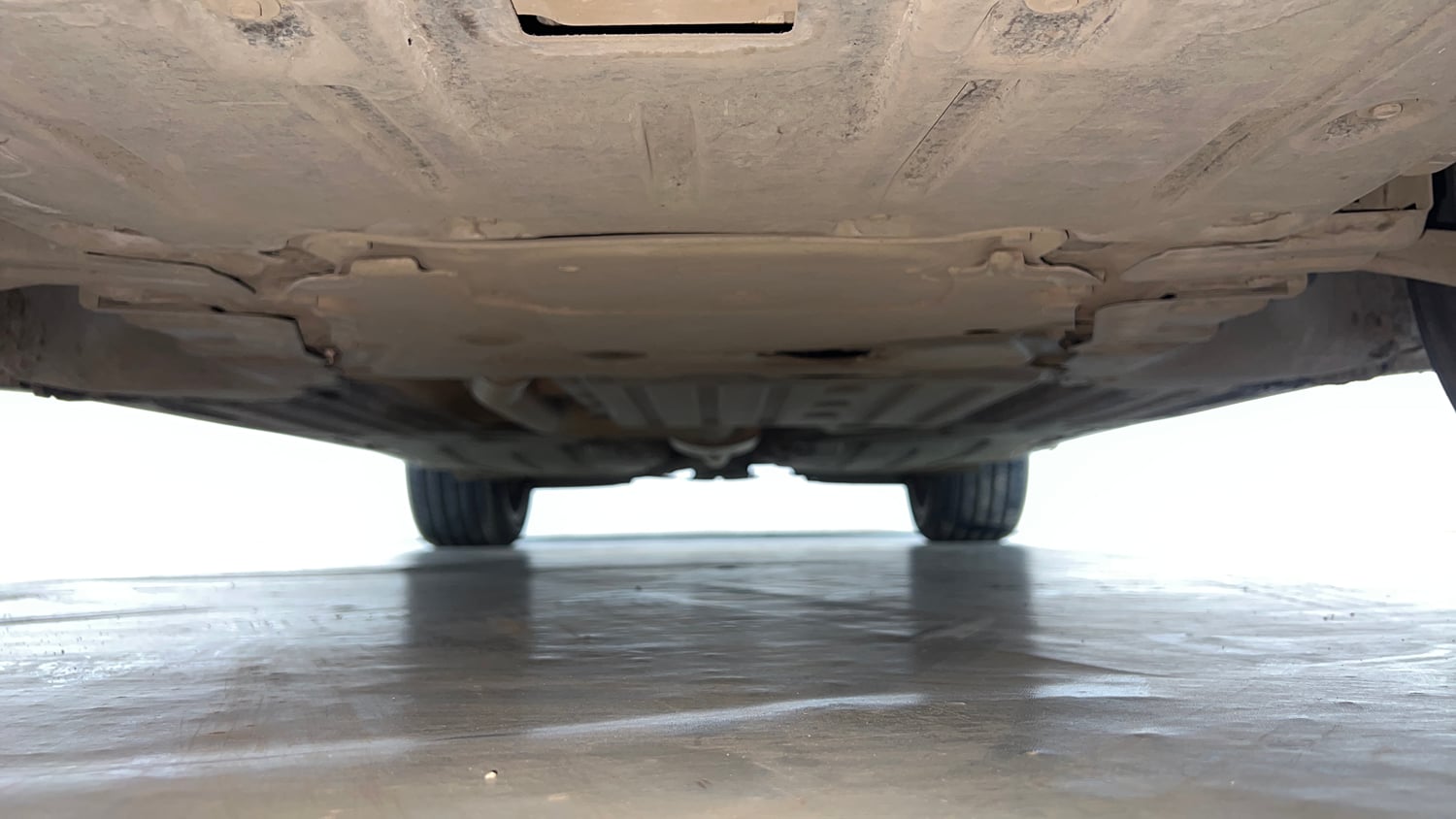 Used 2022 BMW X5 xDrive40i M Sport Petrol Automatic extra FRONT LEFT UNDERBODY VIEW