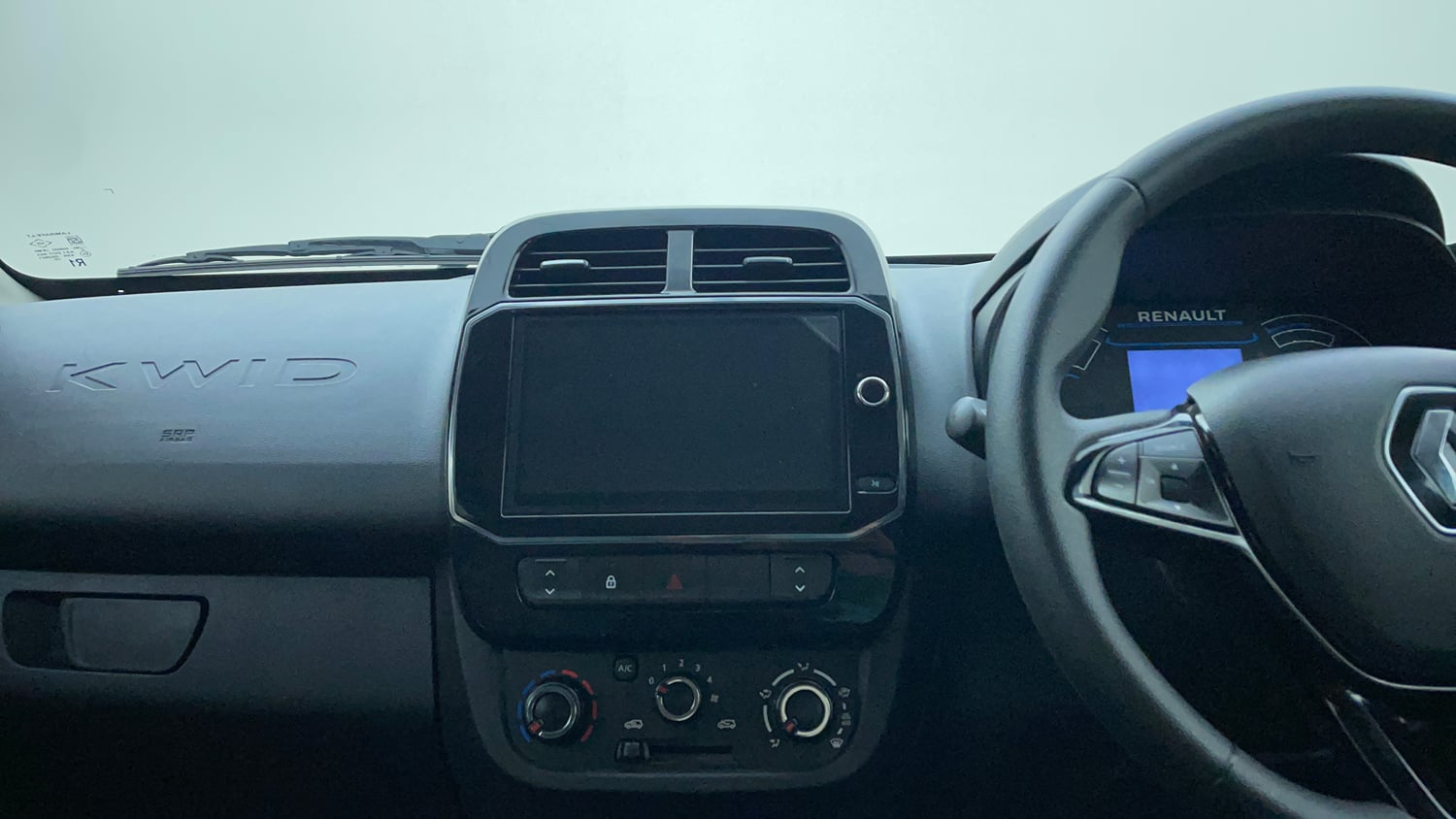 Used 2024 Renault Kwid RXT 1.0L Petrol Manual interior MUSIC SYSTEM & AC CONTROL VIEW