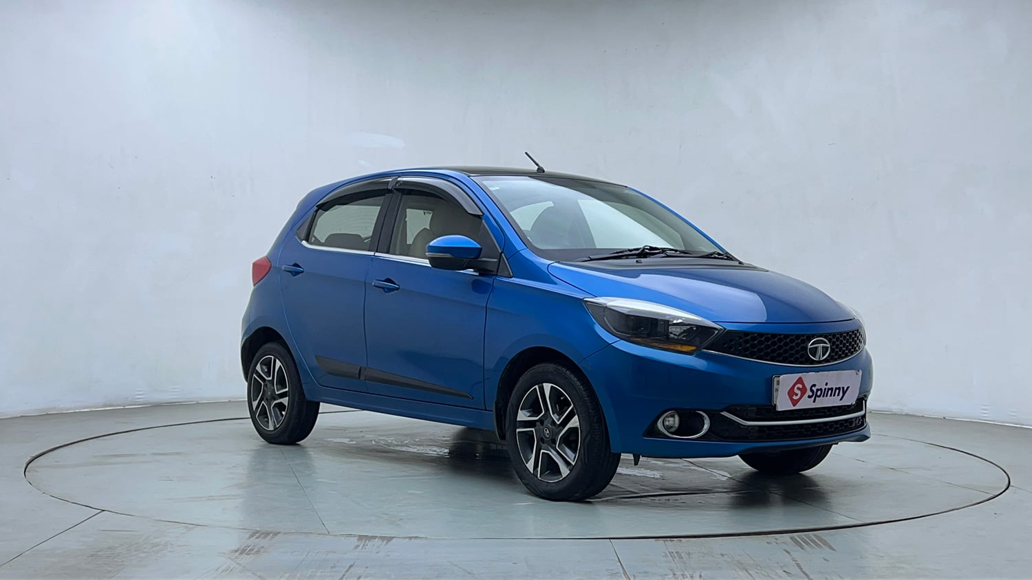 Used 2019 Tata Tiago Revotron XZA Plus Petrol Automatic exterior RIGHT FRONT CORNER VIEW