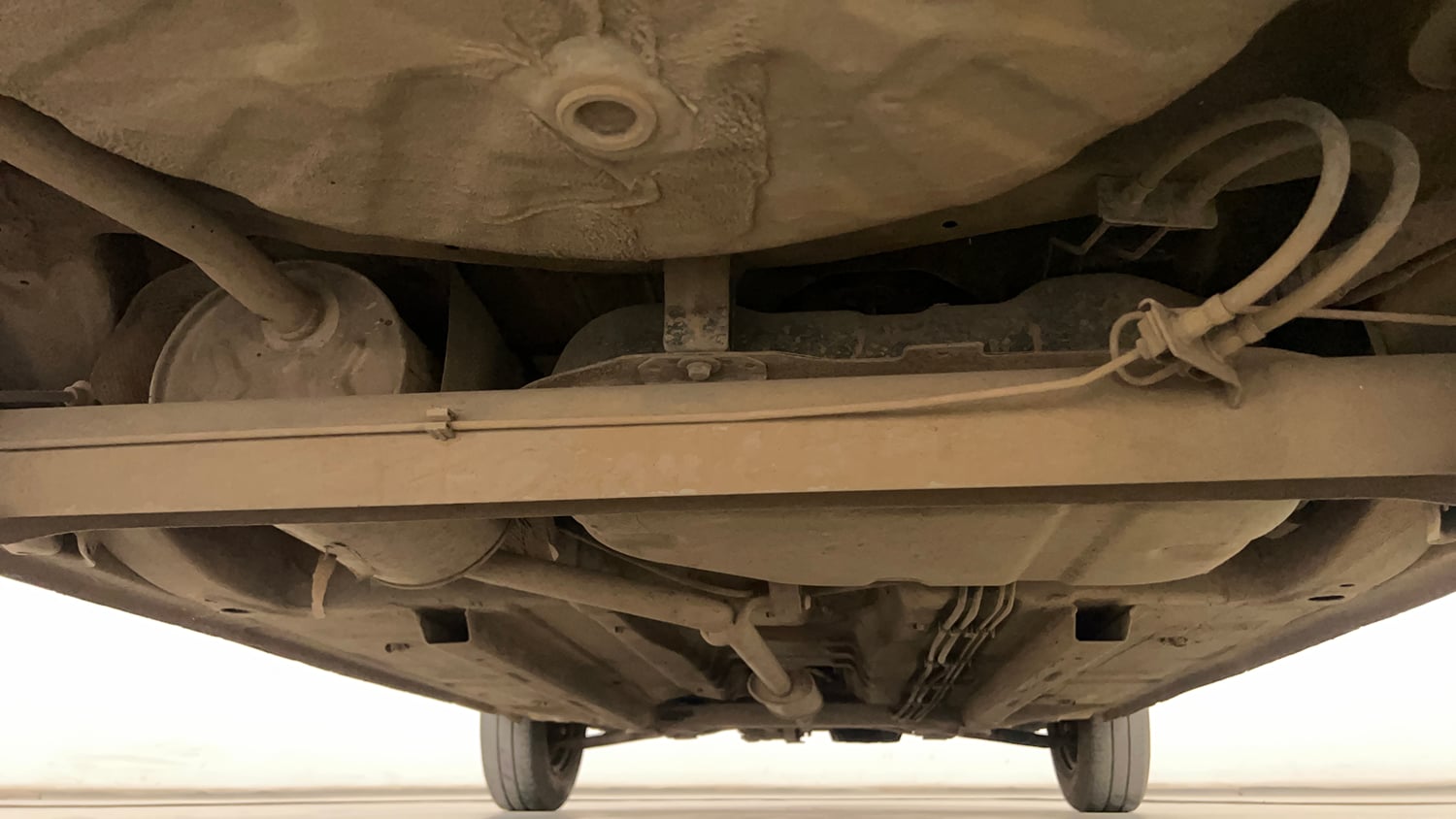 Used 2016 Renault Kwid RXT Petrol Manual extra REAR UNDERBODY VIEW (TAKEN FROM REAR)