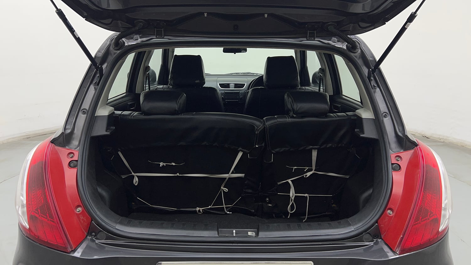 Used 2015 Maruti Suzuki Swift VXi Petrol Manual interior DICKY INSIDE VIEW
