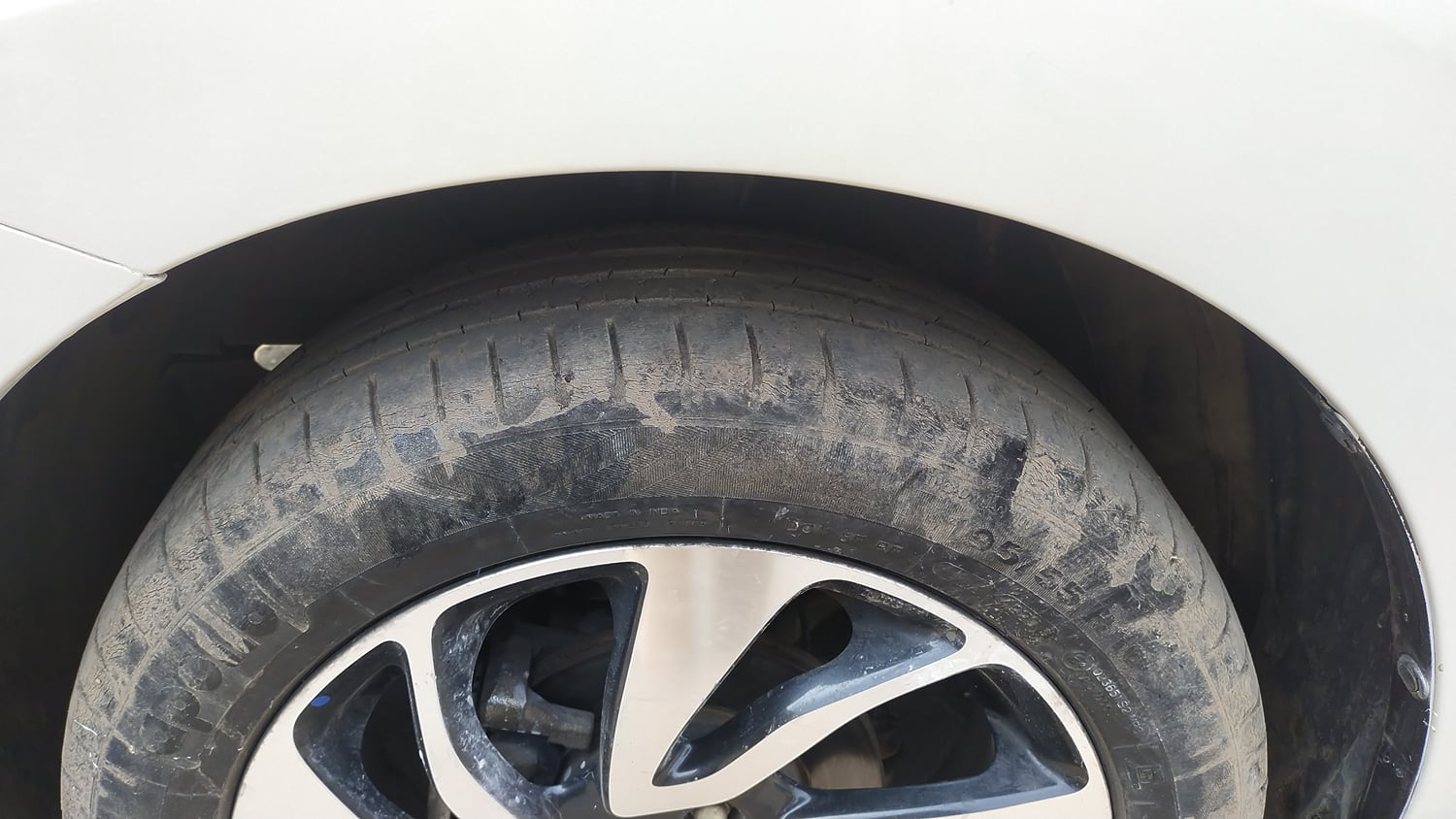 Used 2021 Maruti Suzuki Baleno Zeta Petrol Manual tyres LEFT FRONT TYRE TREAD VIEW