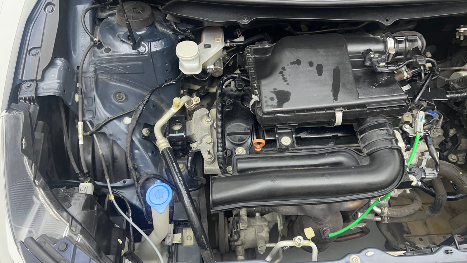 Used 2022 Maruti Suzuki Baleno Alpha Petrol Manual engine ENGINE RIGHT SIDE VIEW