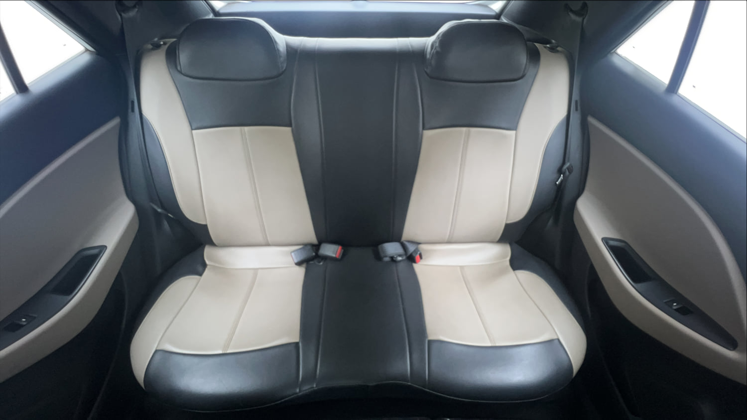 Used 2019 Hyundai Elite i20 Sportz Plus 1.2 Petrol Manual interior REAR SEAT CONDITION VIEW