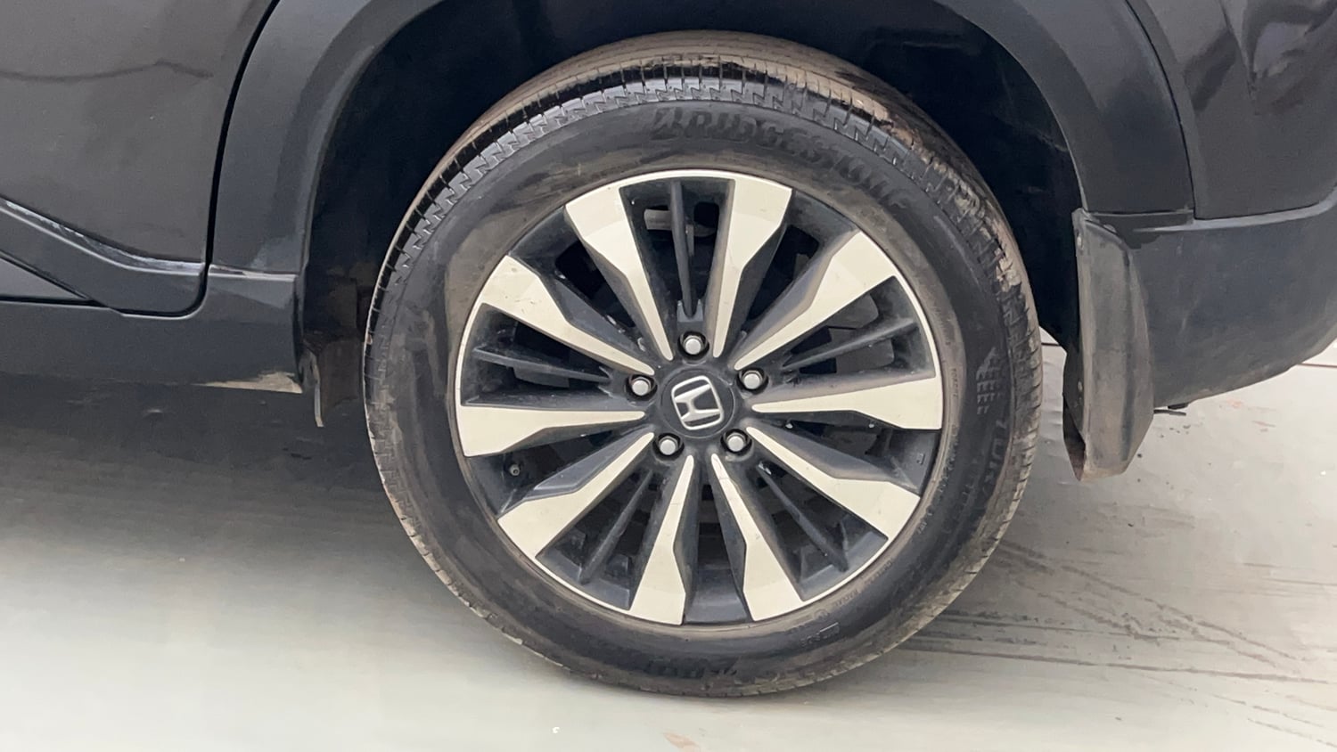 Used 2023 Honda Elevate VX MT Petrol Manual tyres LEFT REAR TYRE RIM VIEW
