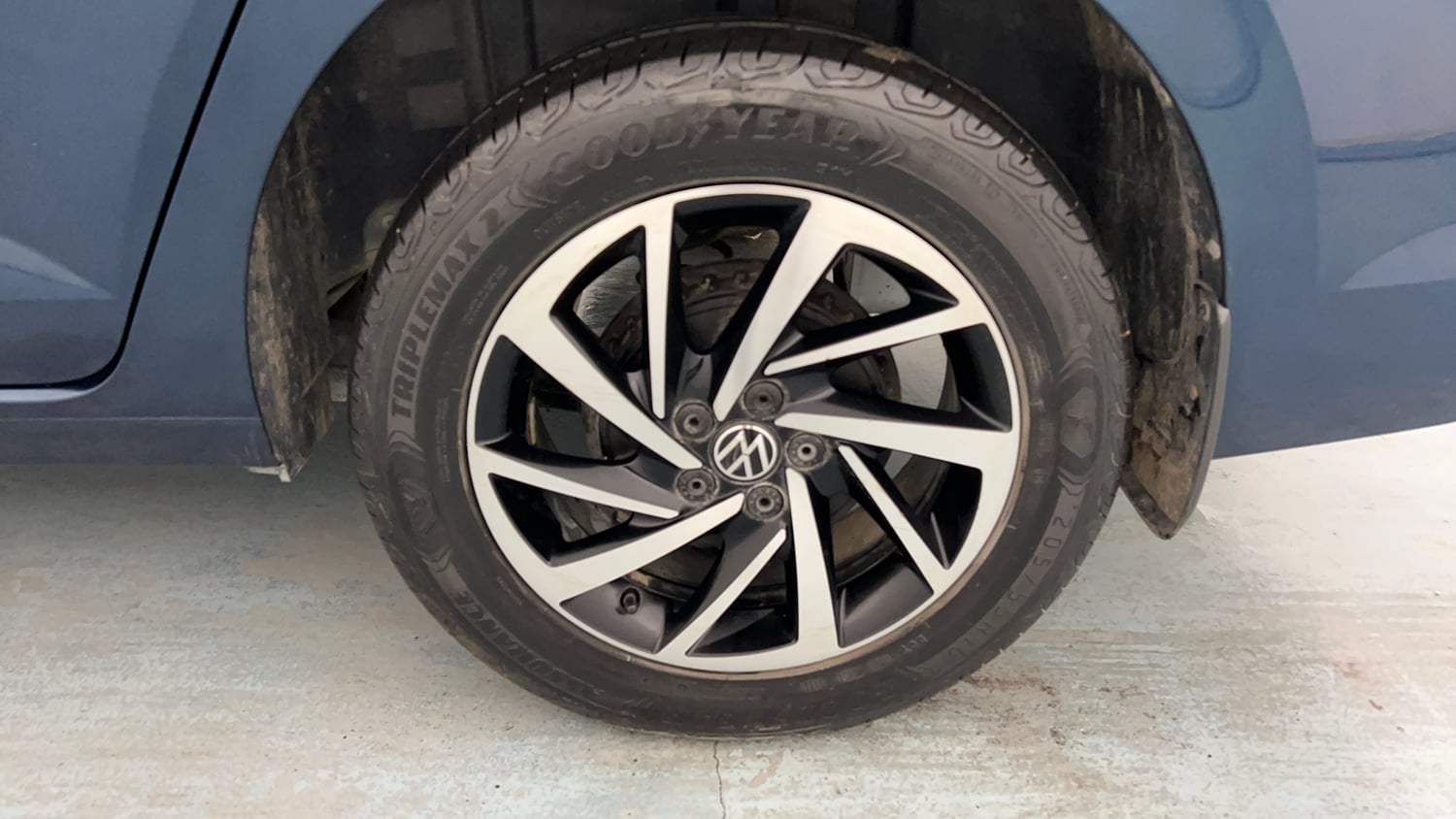 Used 2023 Volkswagen Virtus Topline 1.0 TSI MT Petrol Manual tyres LEFT REAR TYRE RIM VIEW
