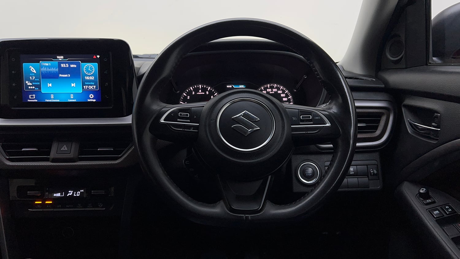 Used 2023 Maruti Suzuki Brezza Zxi Dual Tone Petrol Manual interior STEERING VIEW