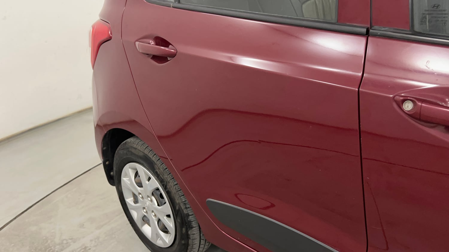 Used 2016 Hyundai Grand i10 Sportz 1.2 Kappa VTVT Petrol Manual dents MINOR SCRATCH