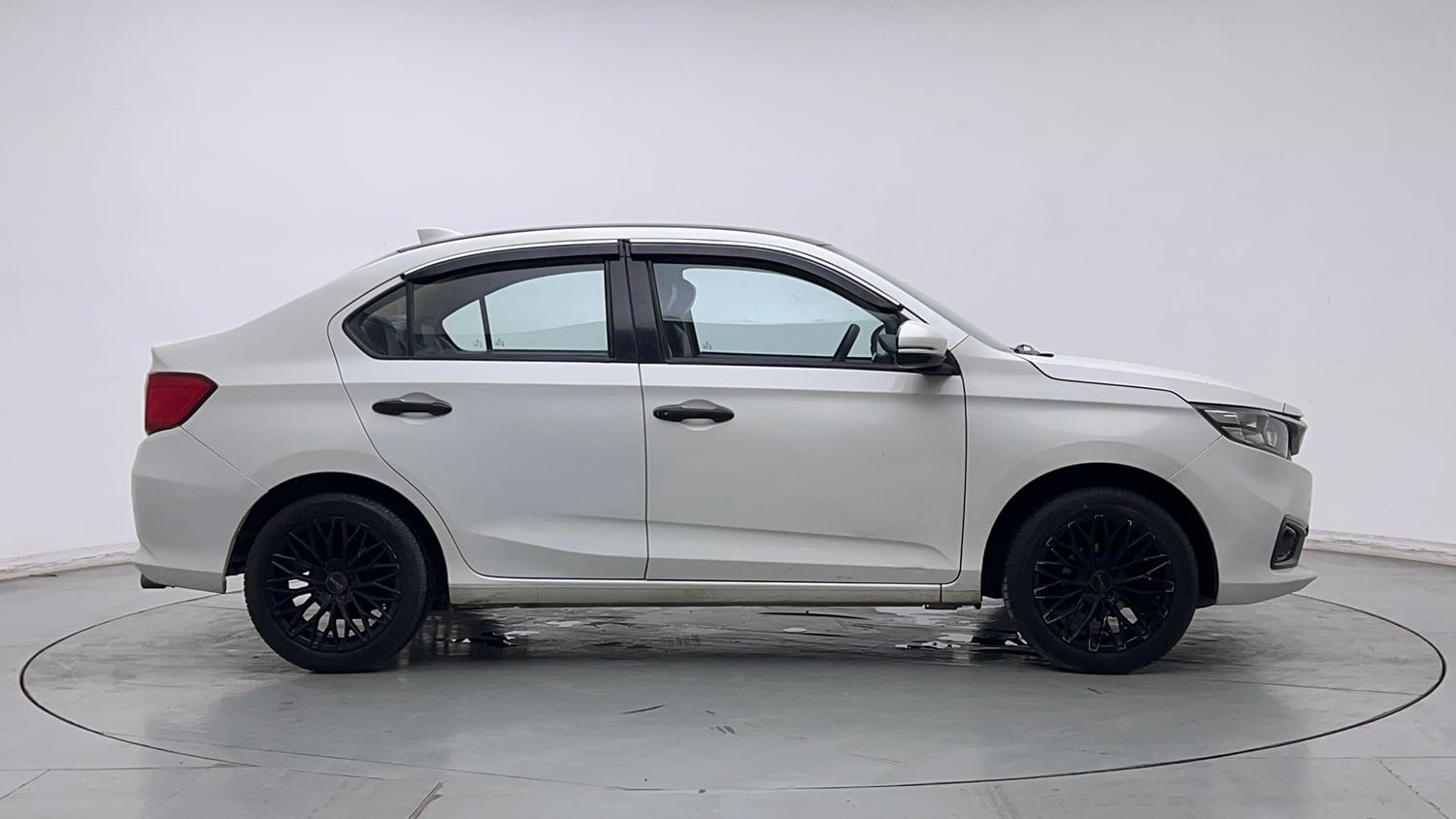 Used 2019 Honda Amaze 1.2 S CVT Petrol Petrol Automatic exterior RIGHT SIDE VIEW