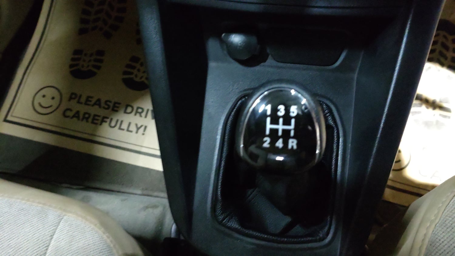 Used 2016 Ford Figo Aspire Titanium 1.2 Ti-VCT Petrol Manual interior GEAR  KNOB VIEW