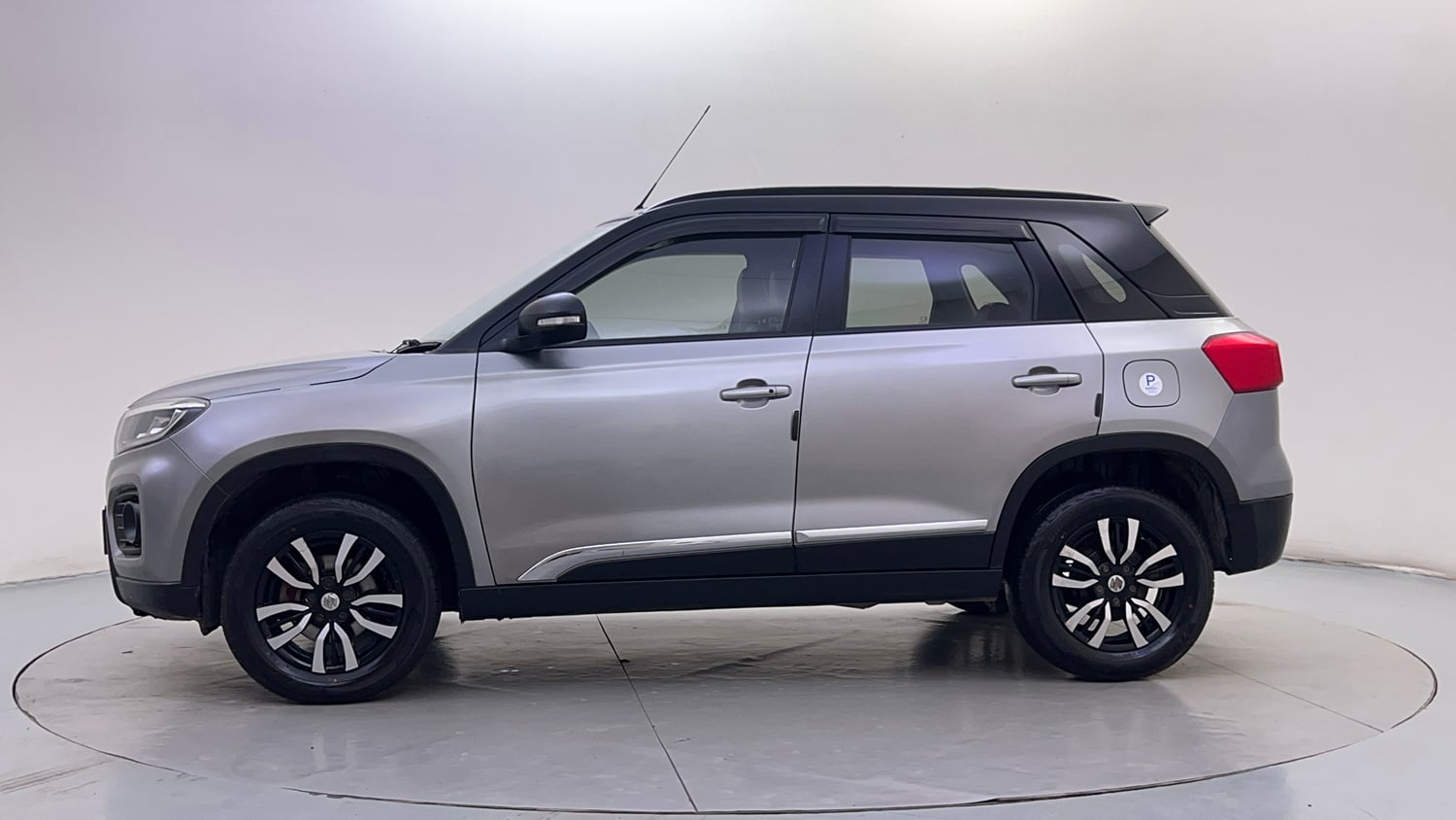 Used 2022 maruti-suzuki Vitara Brezza VXi Petrol Manual exterior LEFT SIDE VIEW