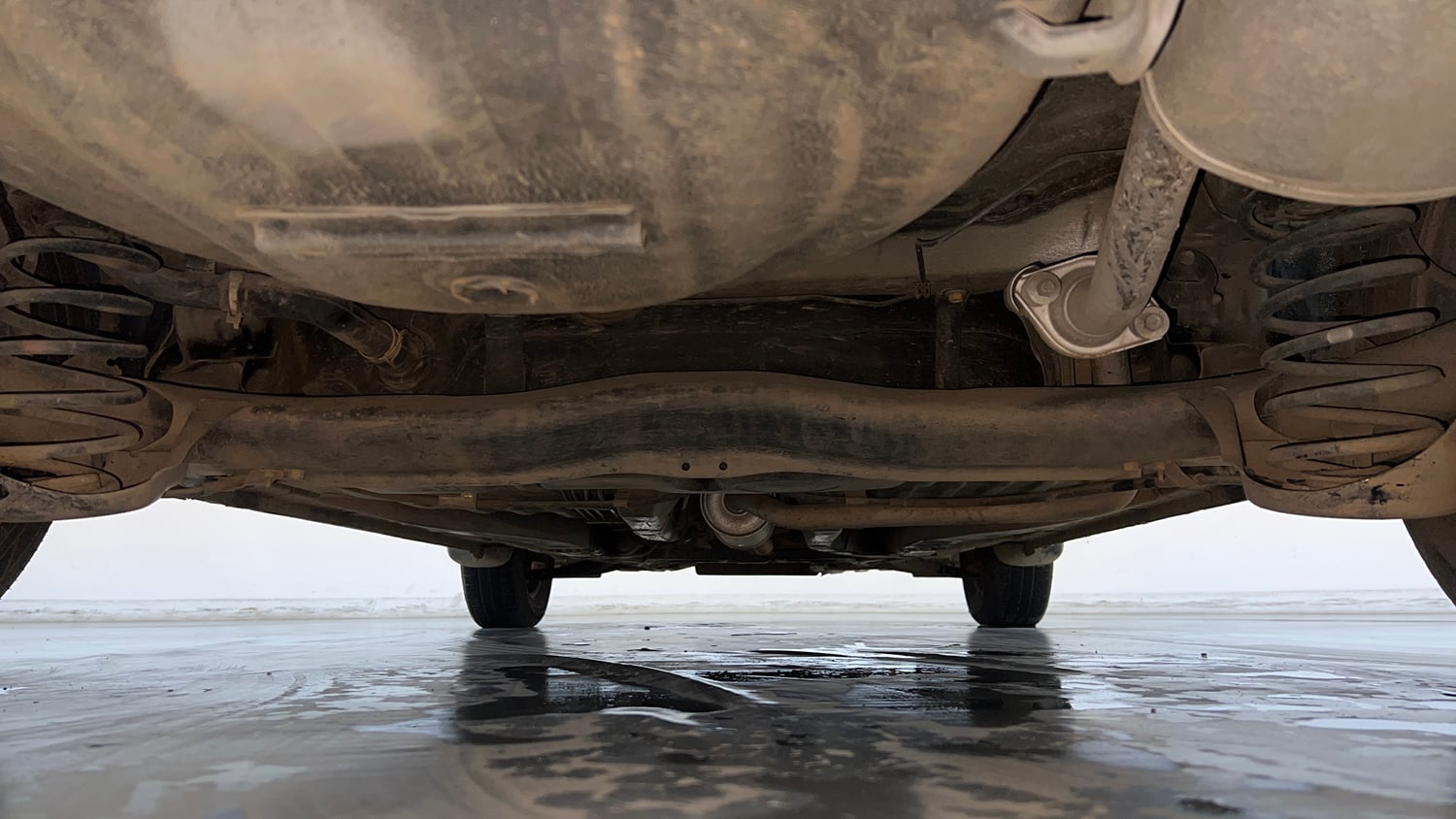 Used 2015 Honda Amaze 1.2 S i-VTEC Petrol Manual extra REAR UNDERBODY VIEW (TAKEN FROM REAR)
