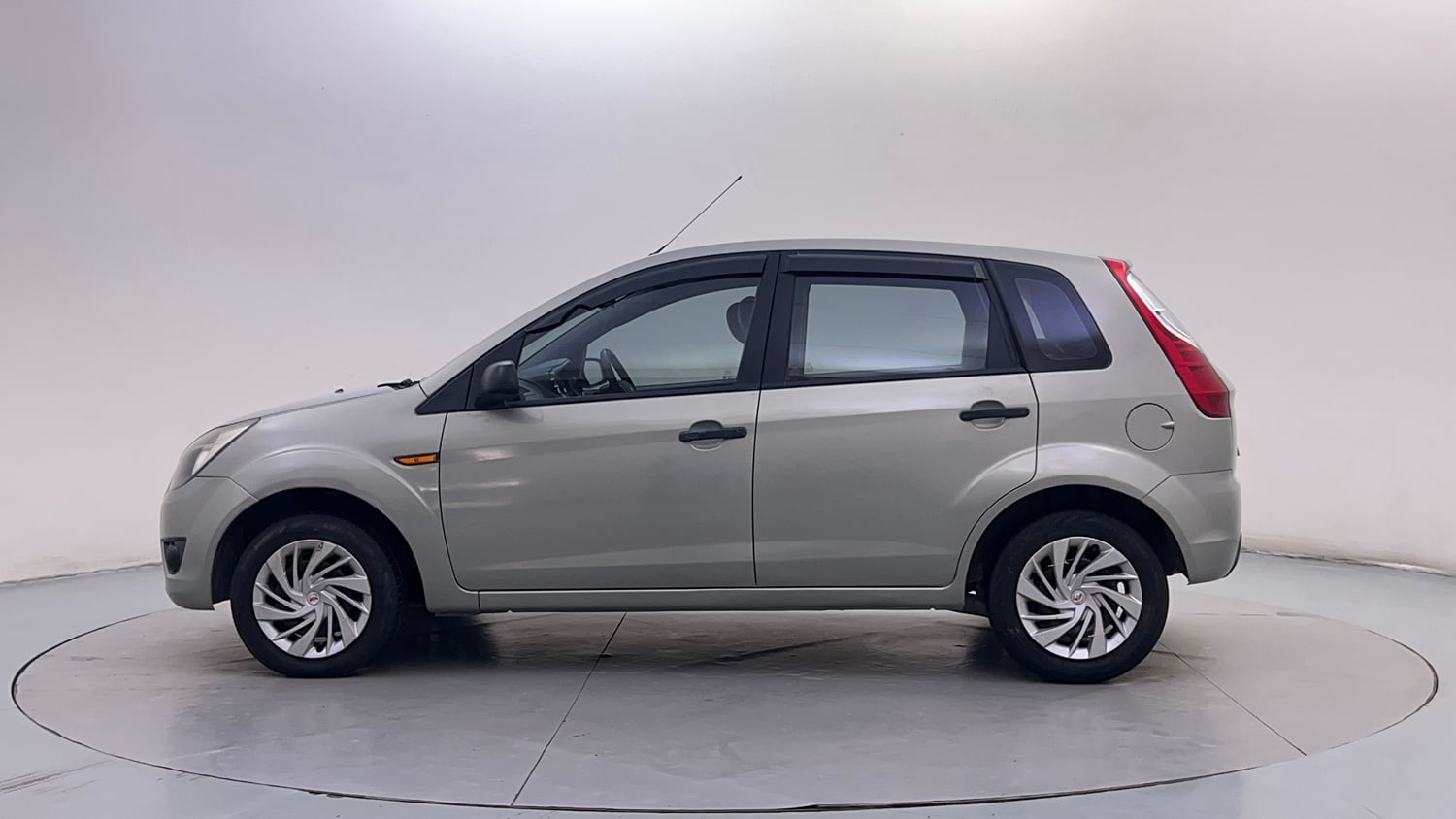 Used 2012 Ford Figo Duratorq Diesel EXI 1.4 Diesel Manual exterior LEFT SIDE VIEW