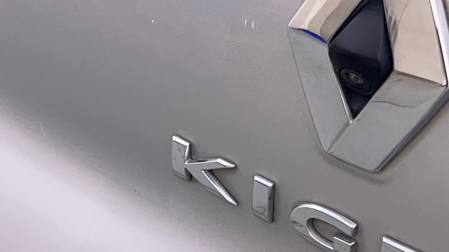 Used 2021 Renault Kiger RXT MT Dual Tone Petrol Manual top_features Rear camera