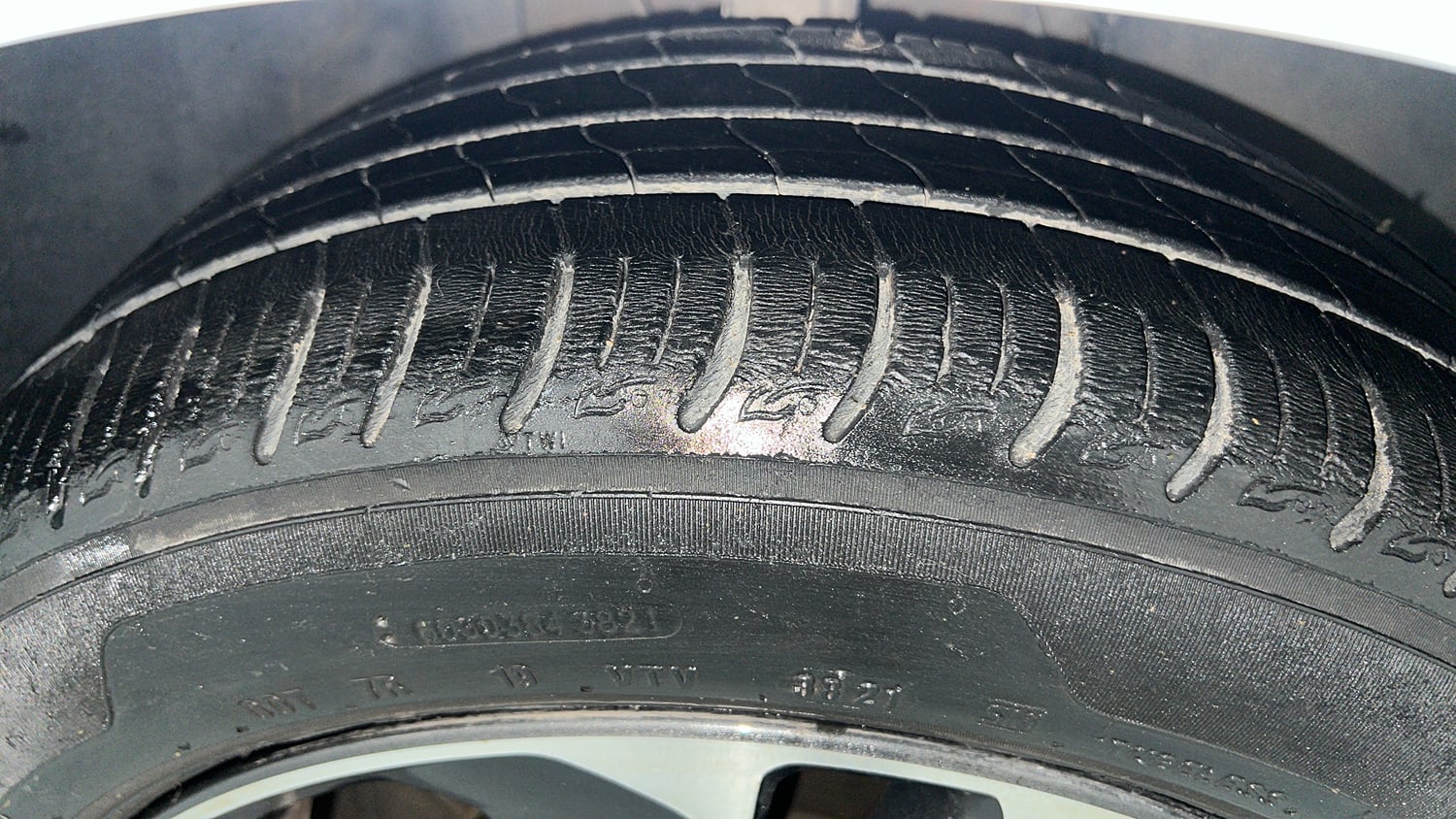 Used 2021 Tata Altroz XZ Petrol Petrol Manual tyres RIGHT FRONT TYRE TREAD VIEW