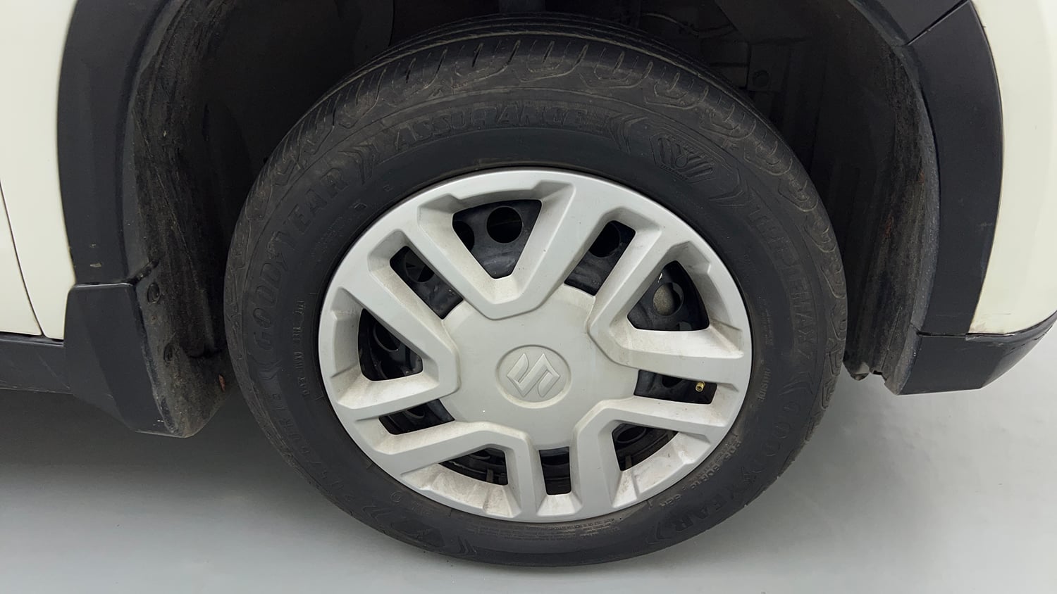 Used 2019 Maruti Suzuki Vitara Brezza [2016-2020] VDi Diesel Manual tyres RIGHT FRONT TYRE RIM VIEW