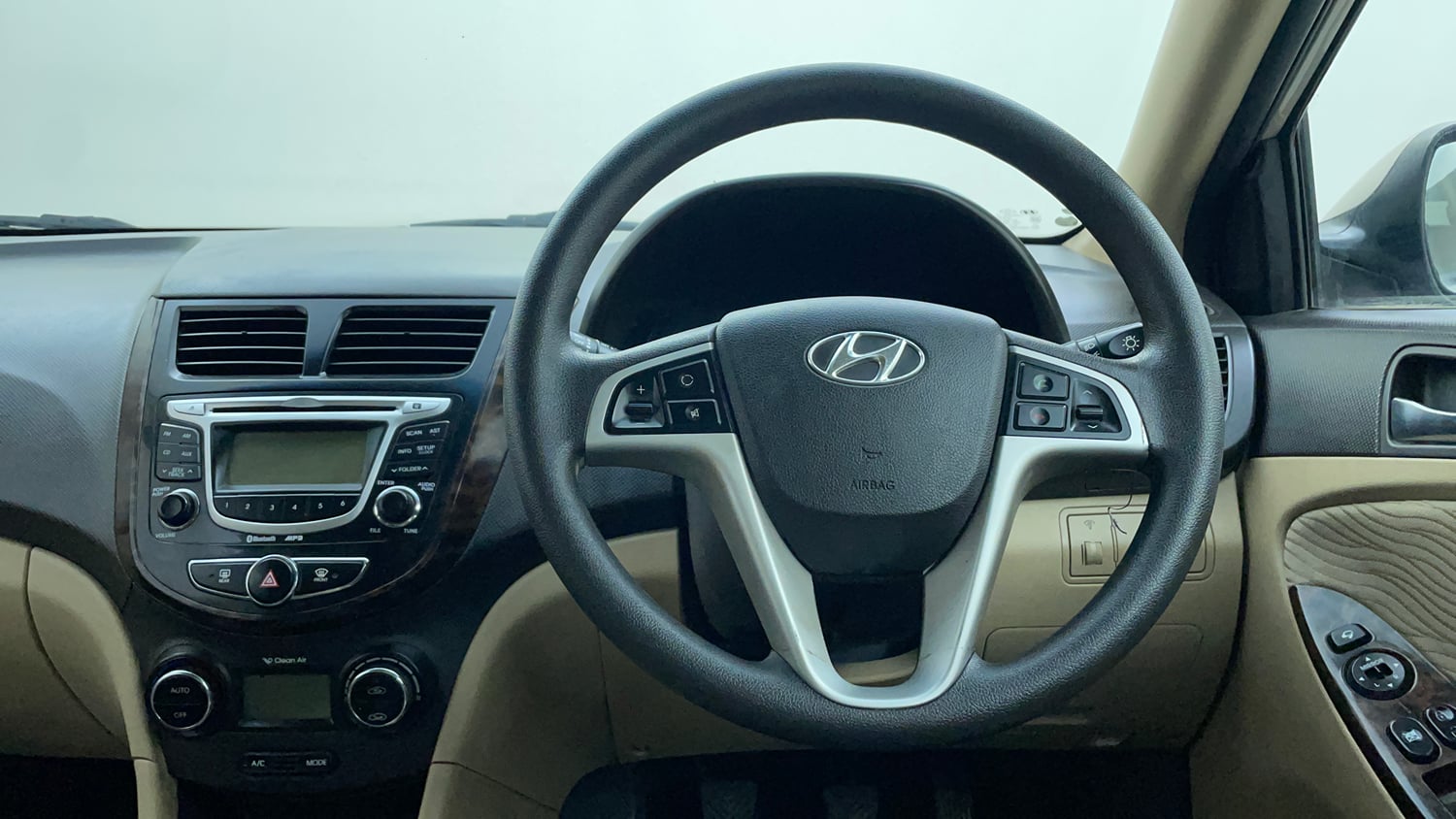 Used 2013 Hyundai Verna Fluidic 1.6 CRDi SX Diesel Manual interior STEERING VIEW