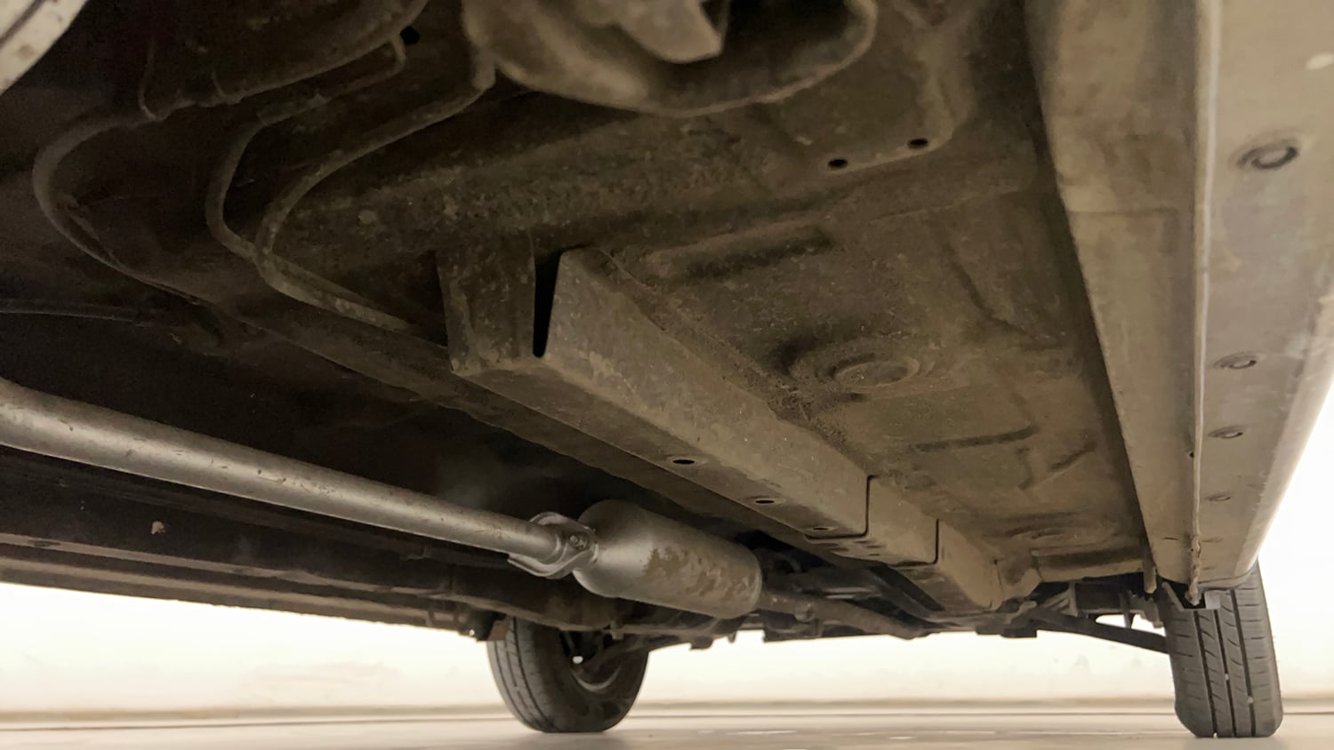 Used 2012 Maruti Suzuki Wagon R LXi Petrol Manual extra REAR RIGHT UNDERBODY VIEW