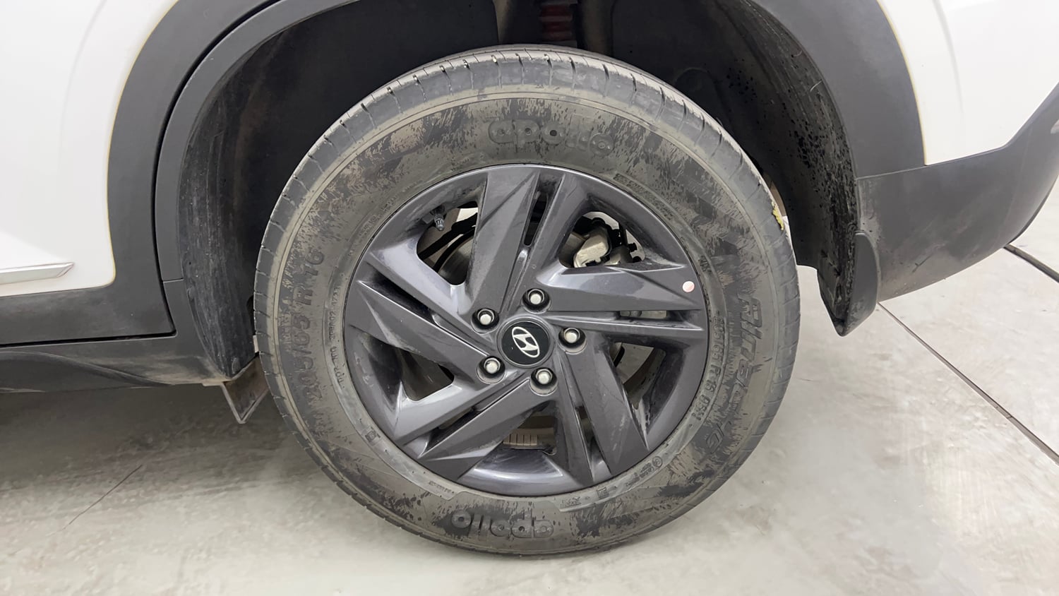 Used 2024 Hyundai Creta S Plus 1.5 Petrol Knight Petrol Manual tyres LEFT REAR TYRE RIM VIEW